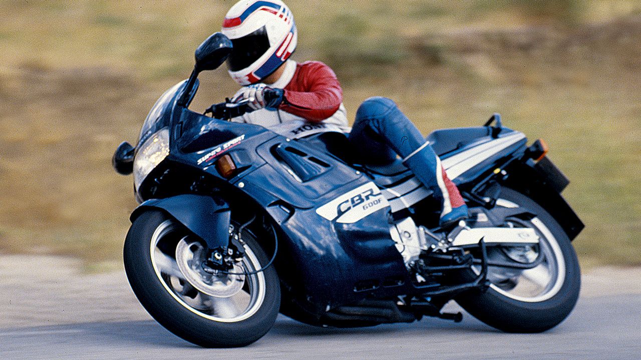 Honda CBR600F 1987. Las deportivas de cilindrada media tuvieron un antes y un después del nacimiento de la CBR600F.