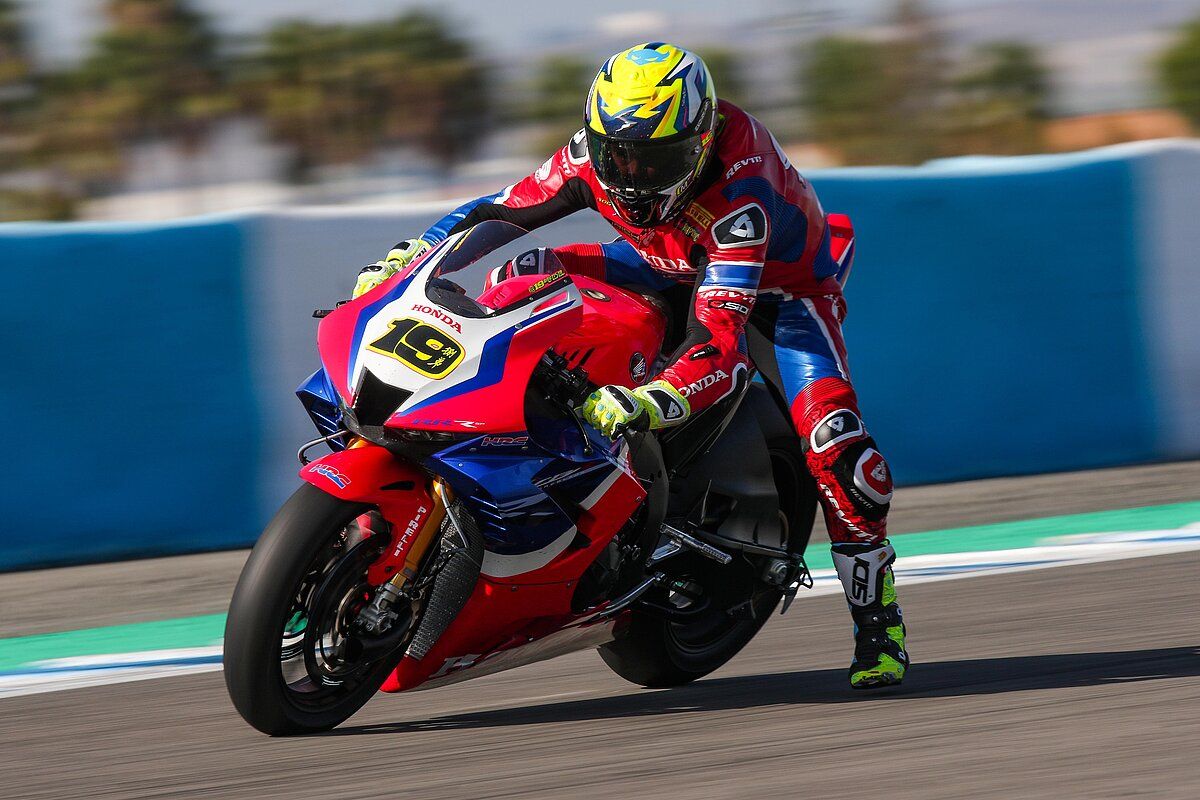 Álvaro Bautista durante los últimos test de SBK en Jerez.