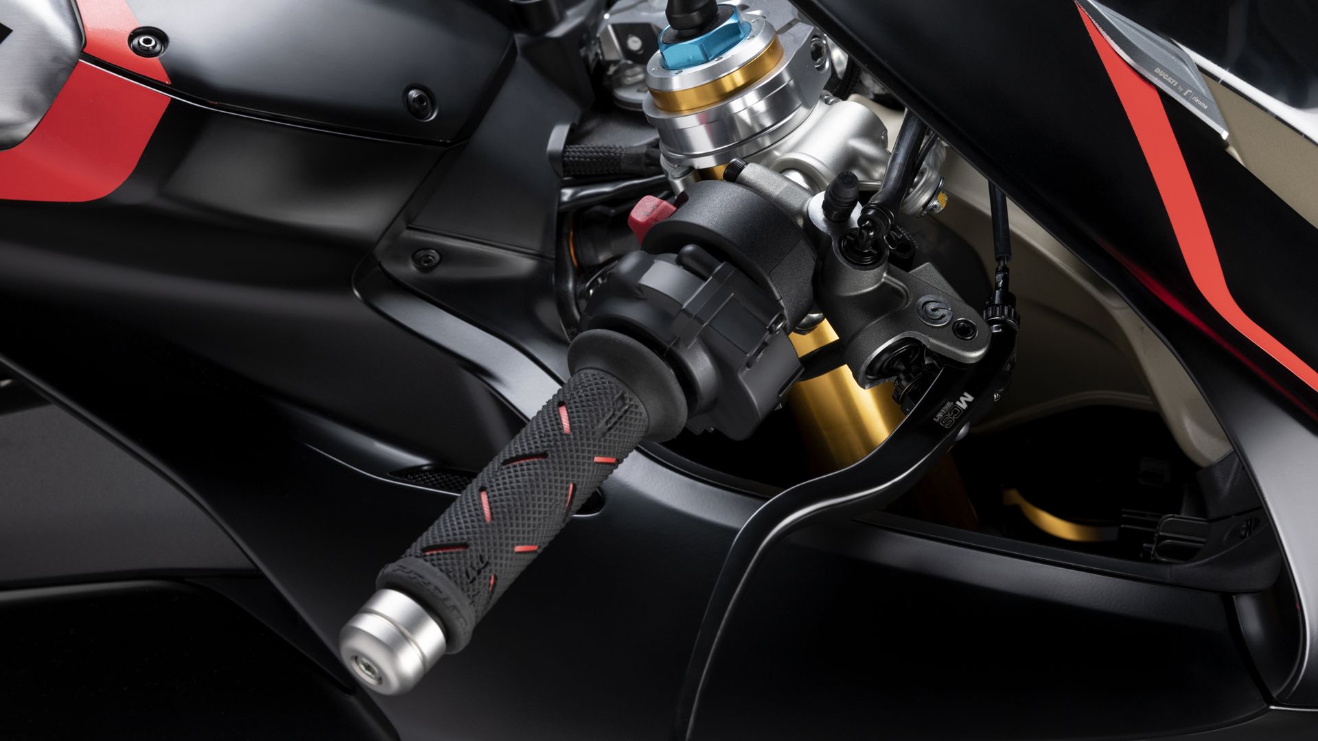 Ducati Panigale V4 SP 2021 01
