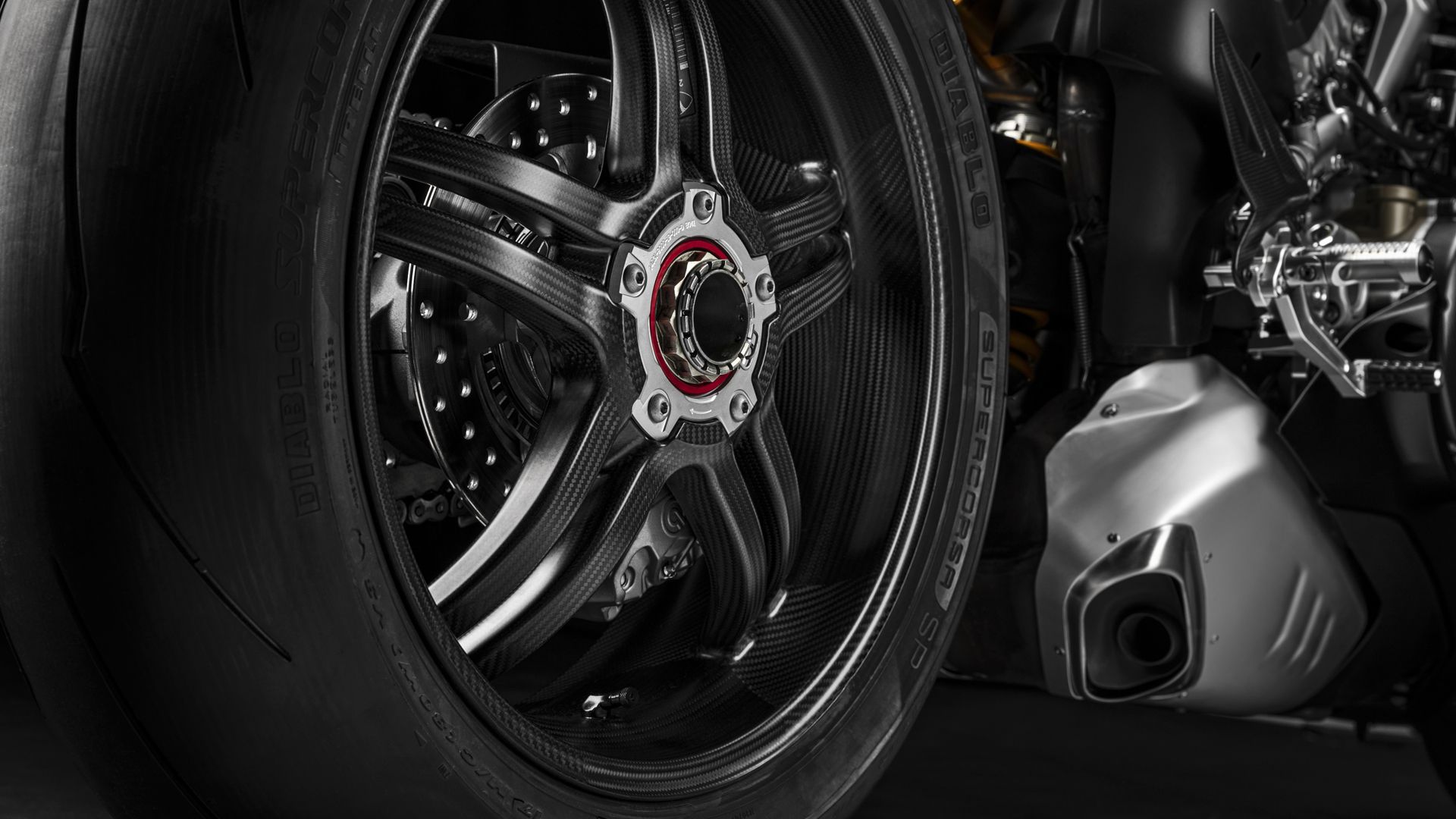 Ducati Panigale V4 SP 2021 02