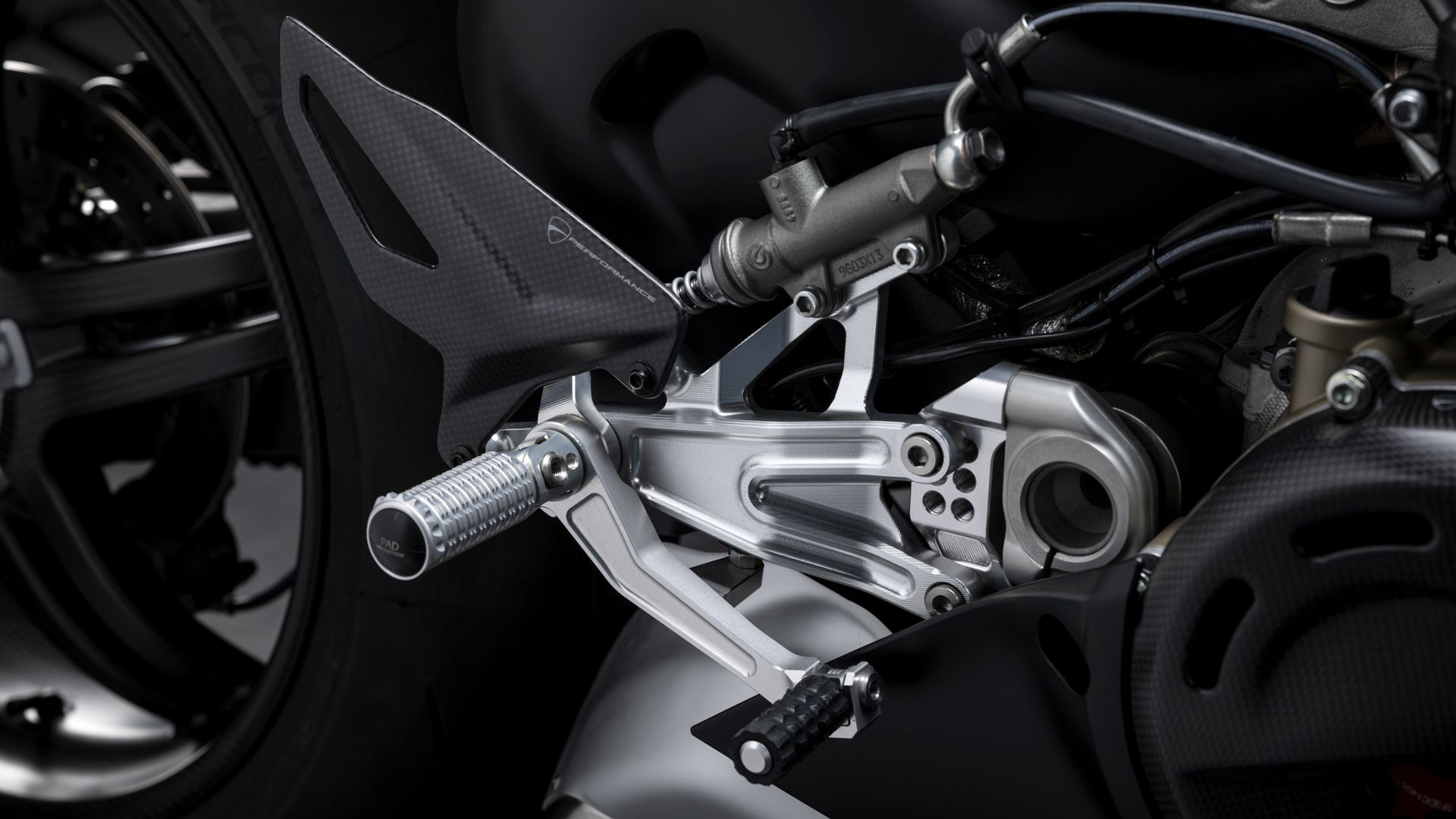 Ducati Panigale V4 SP 2021 10