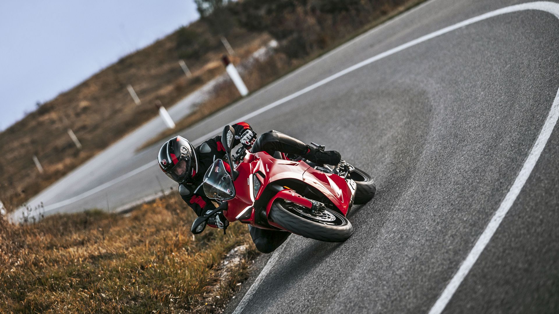 Ducati Supersport 950 2021 01