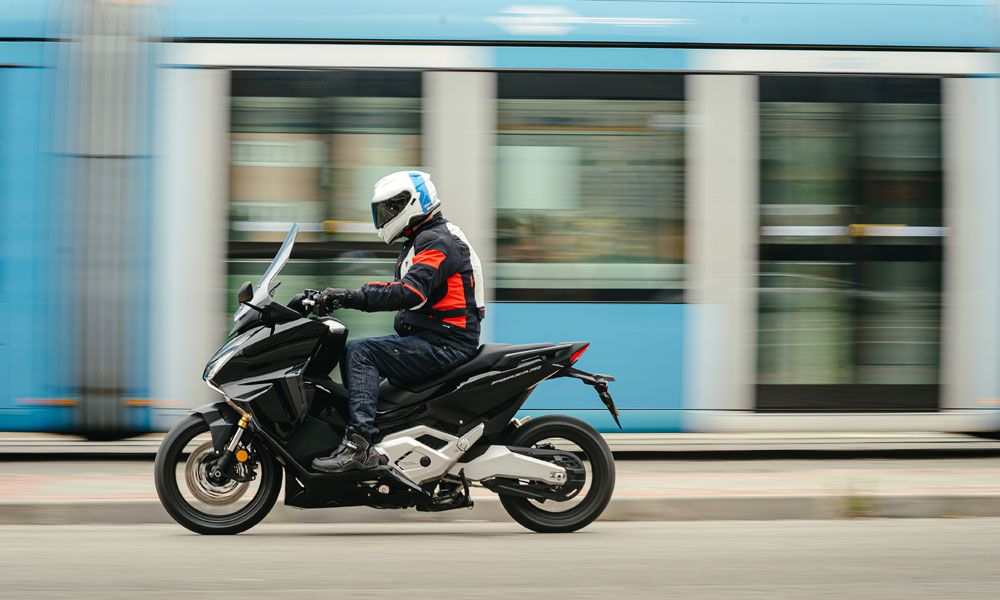 Honda Forza 750
