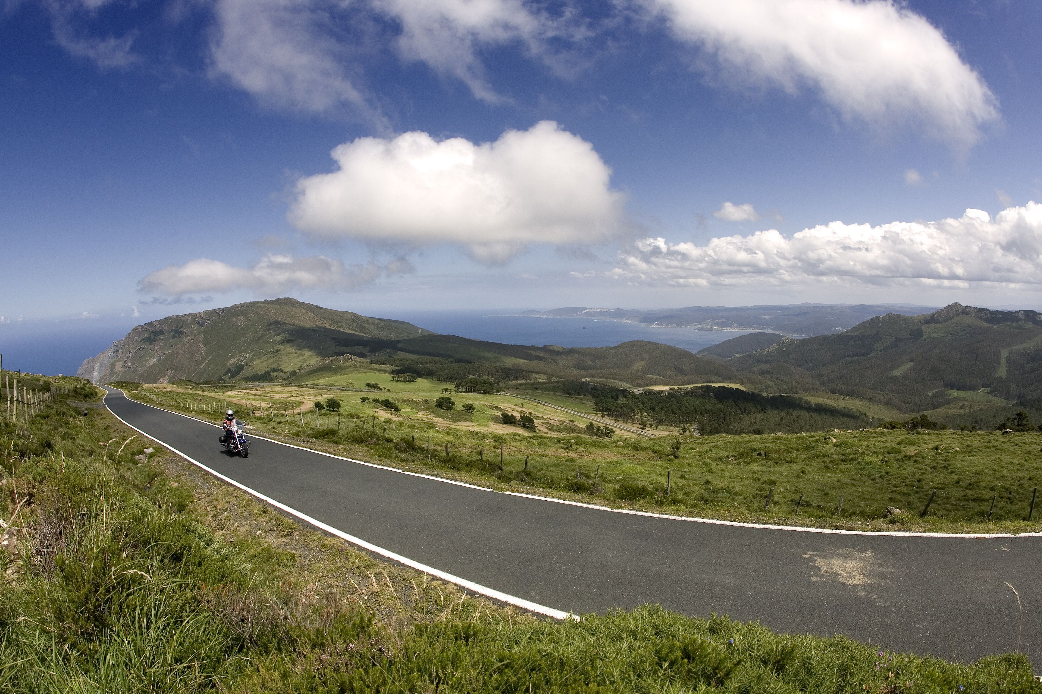 Rutas en moto por el norte. Camino del mar