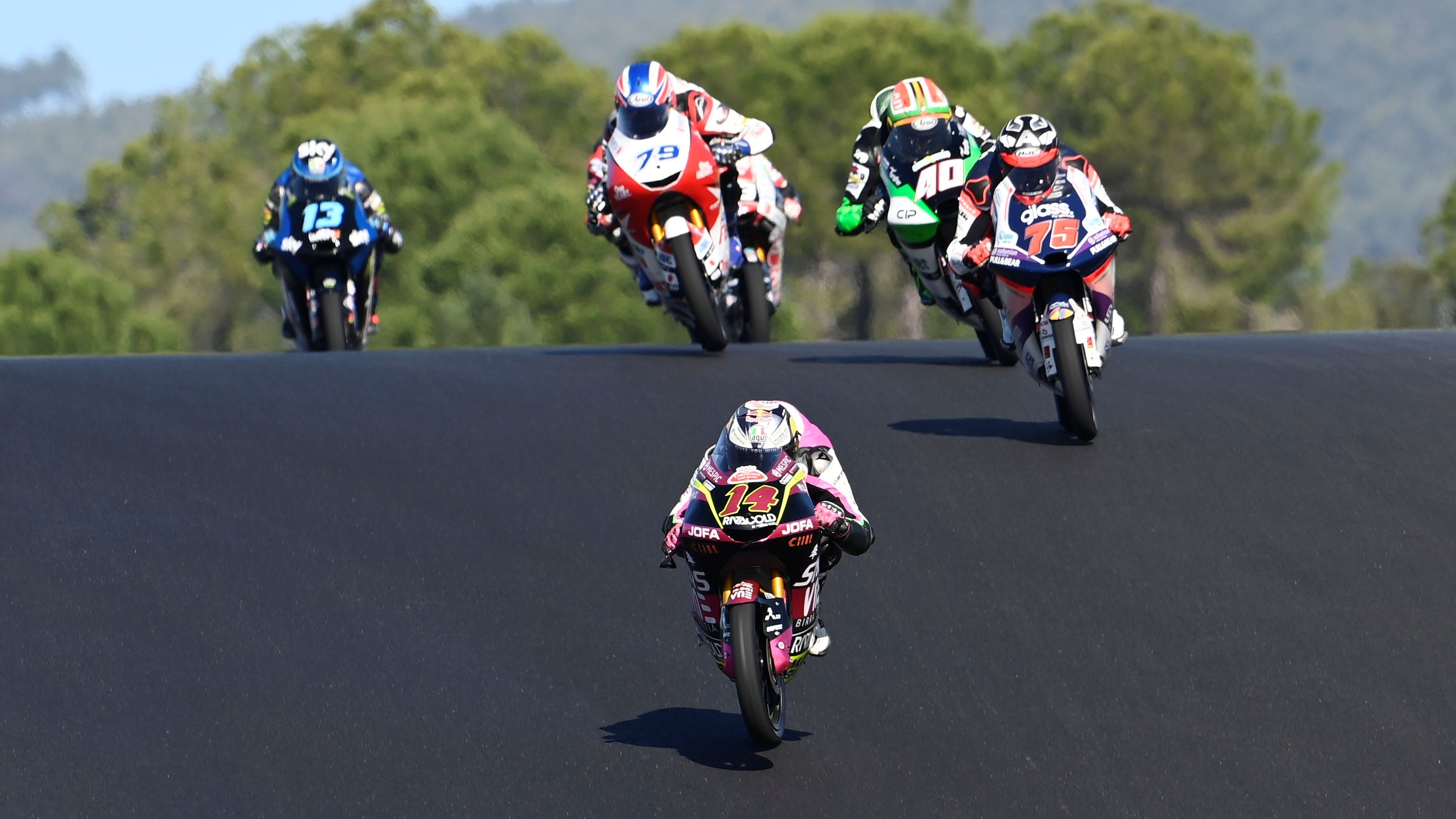 Tony Arbolino trata de irse del grupo de Albert Arenas, Darryn Binder, Ai Ogura, Niccolò Antonelli y Celestino Vietti