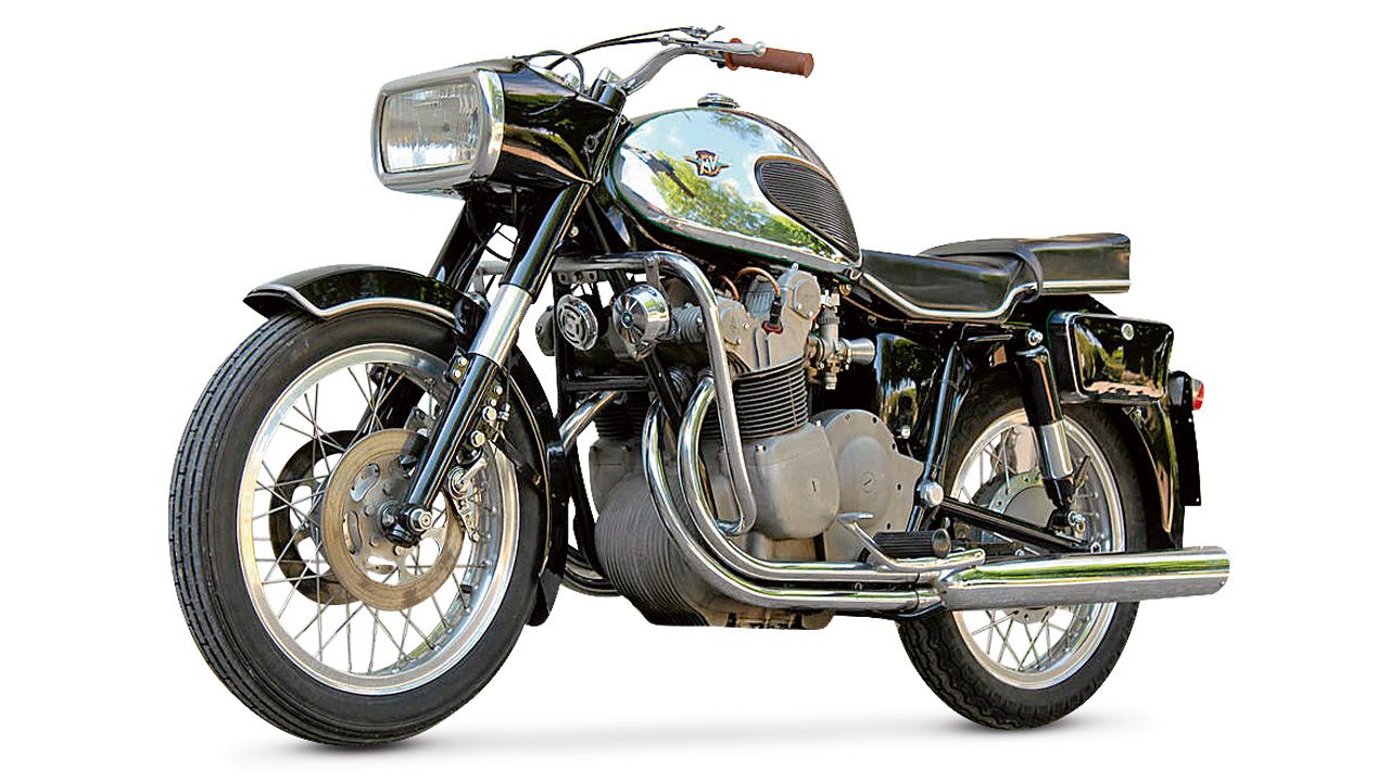 MV Agusta 600 GT 1966. Motor: 4T, 4 cilindros en línea, 592 cc, 50 CV a 8.200 rpm. Chasis: Simple cuna de acero. Peso: 221 kg.