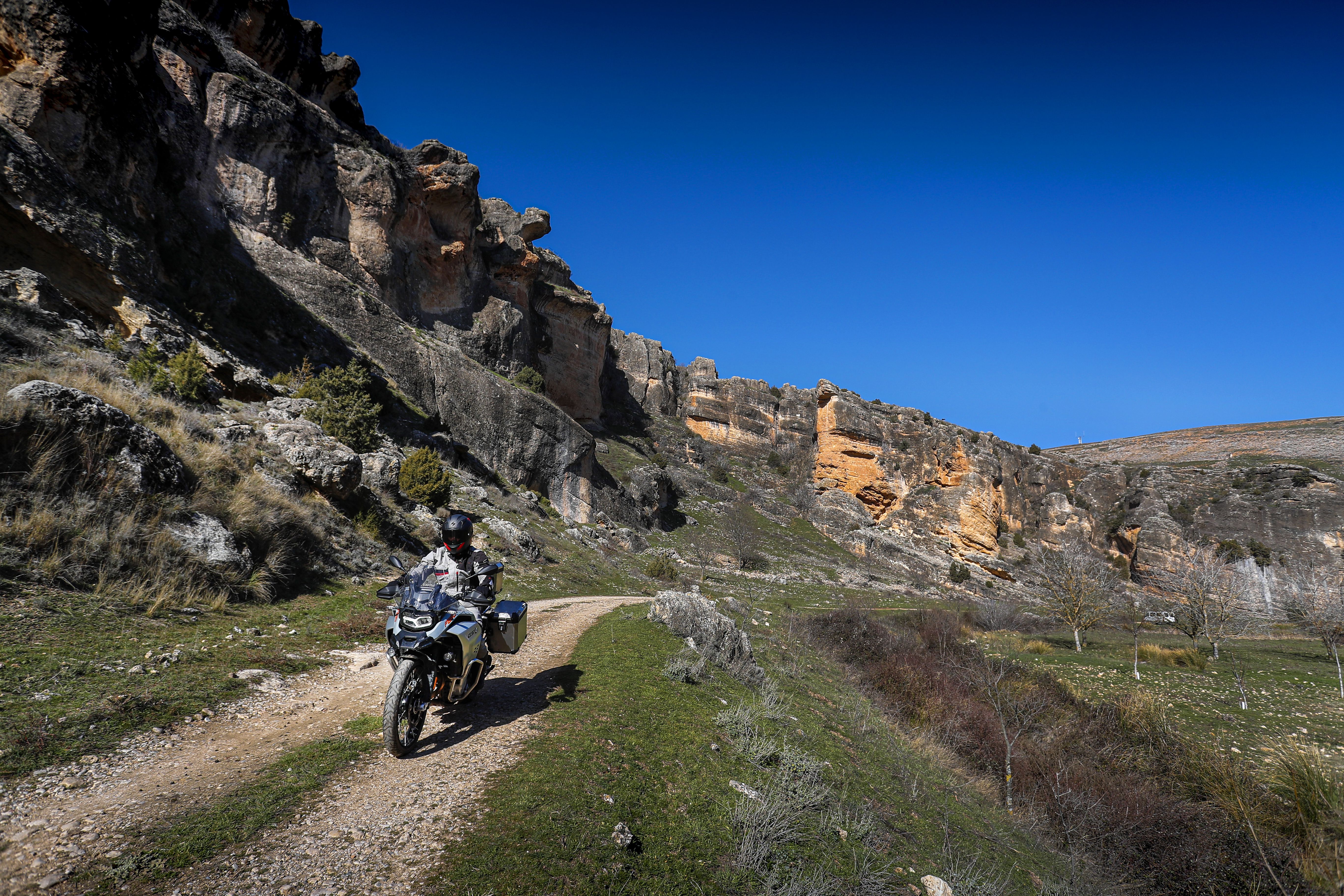 Cuenca en moto: zambullida en el medievo. 