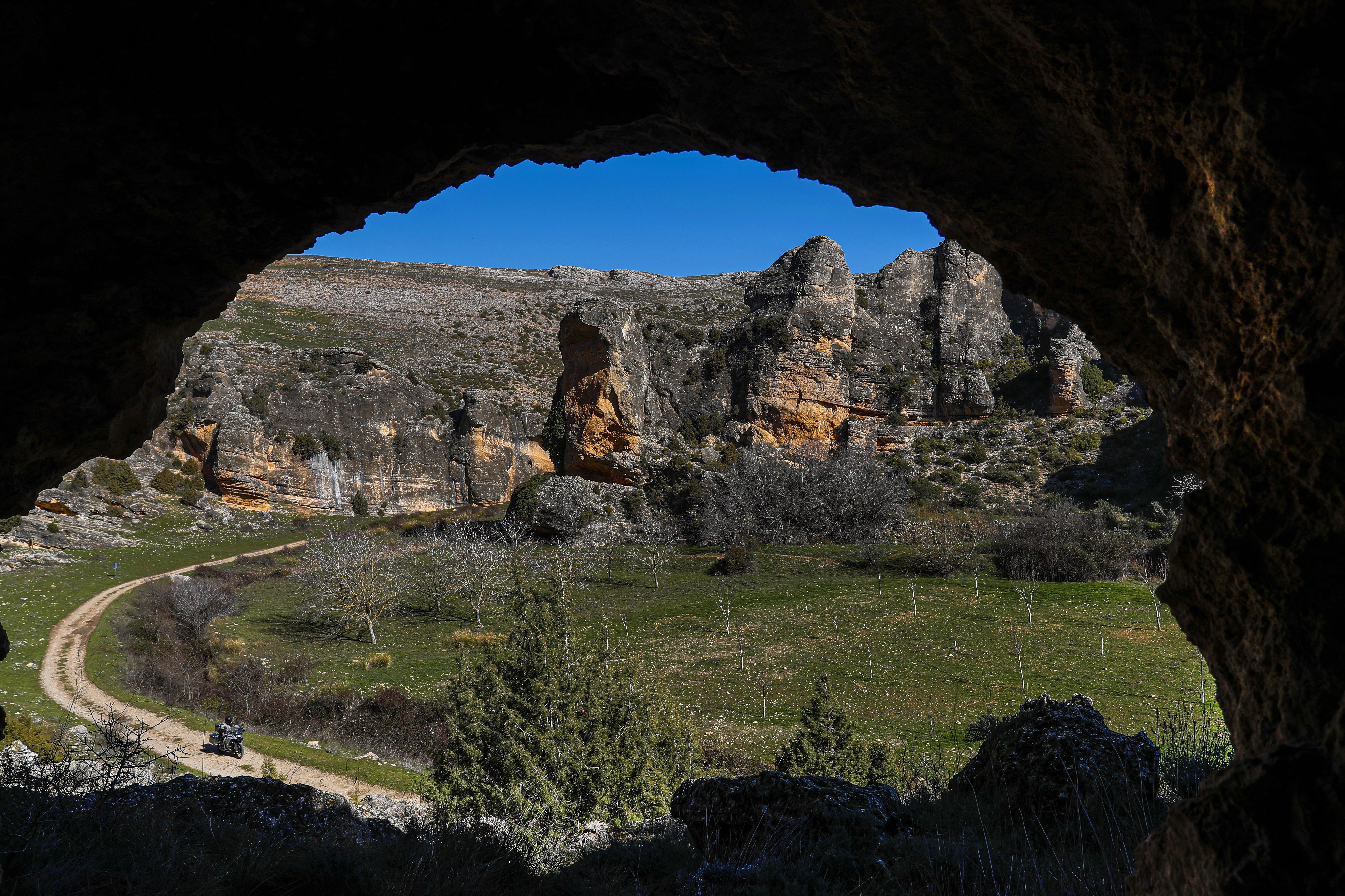 Cuenca en moto: zambullida en el medievo.