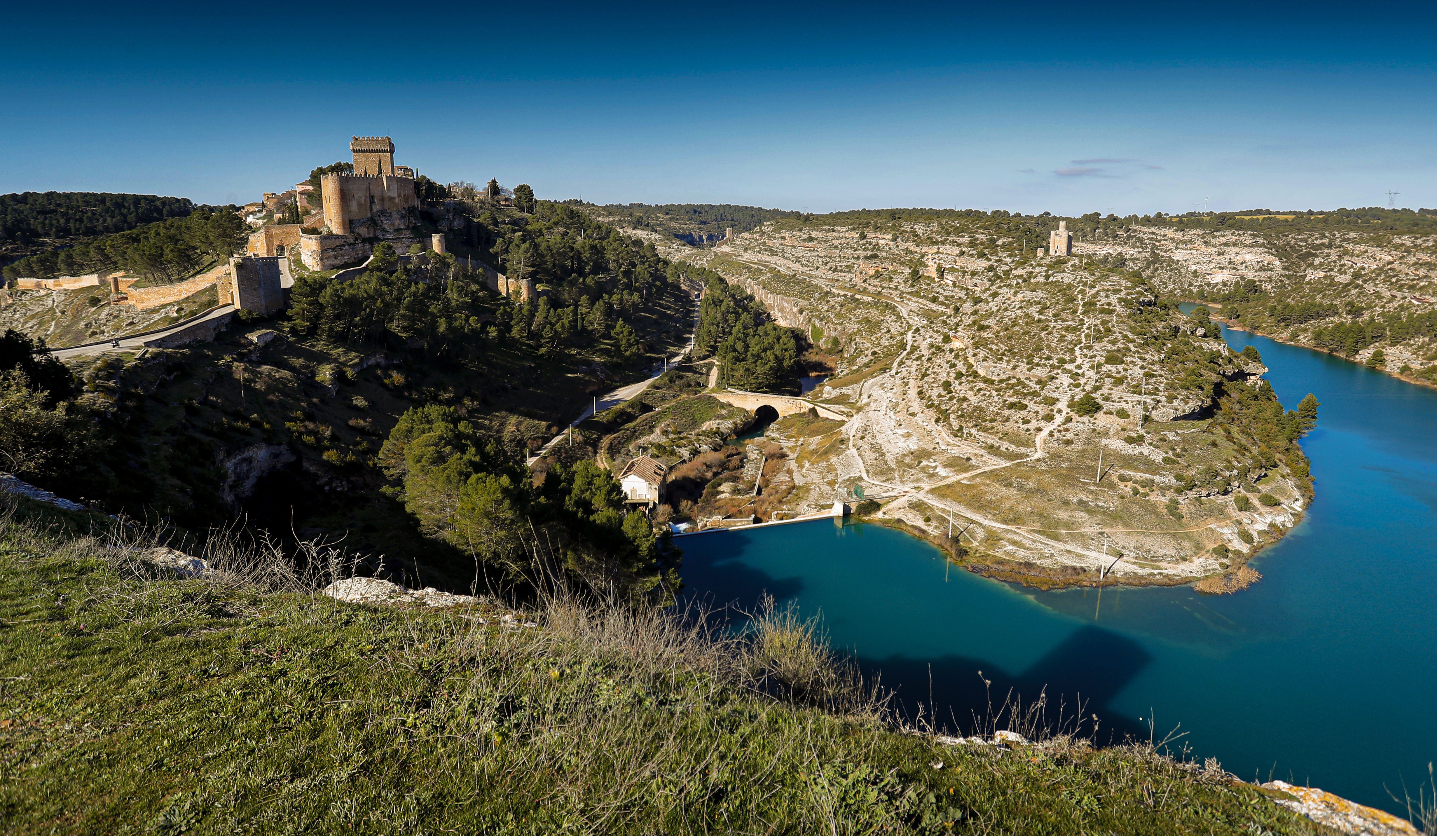 Cuenca en moto: zambullida en el medievo.