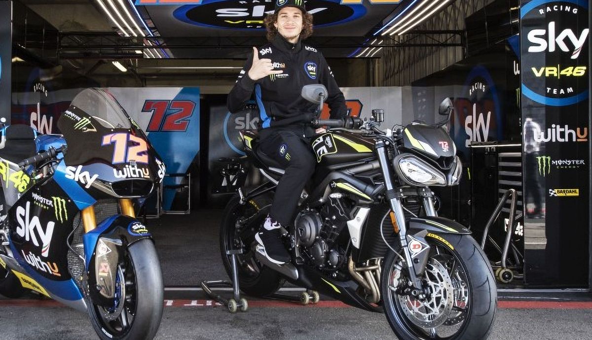 Marco Bezzecchi sobre su nueva Triumph Street Triple RS