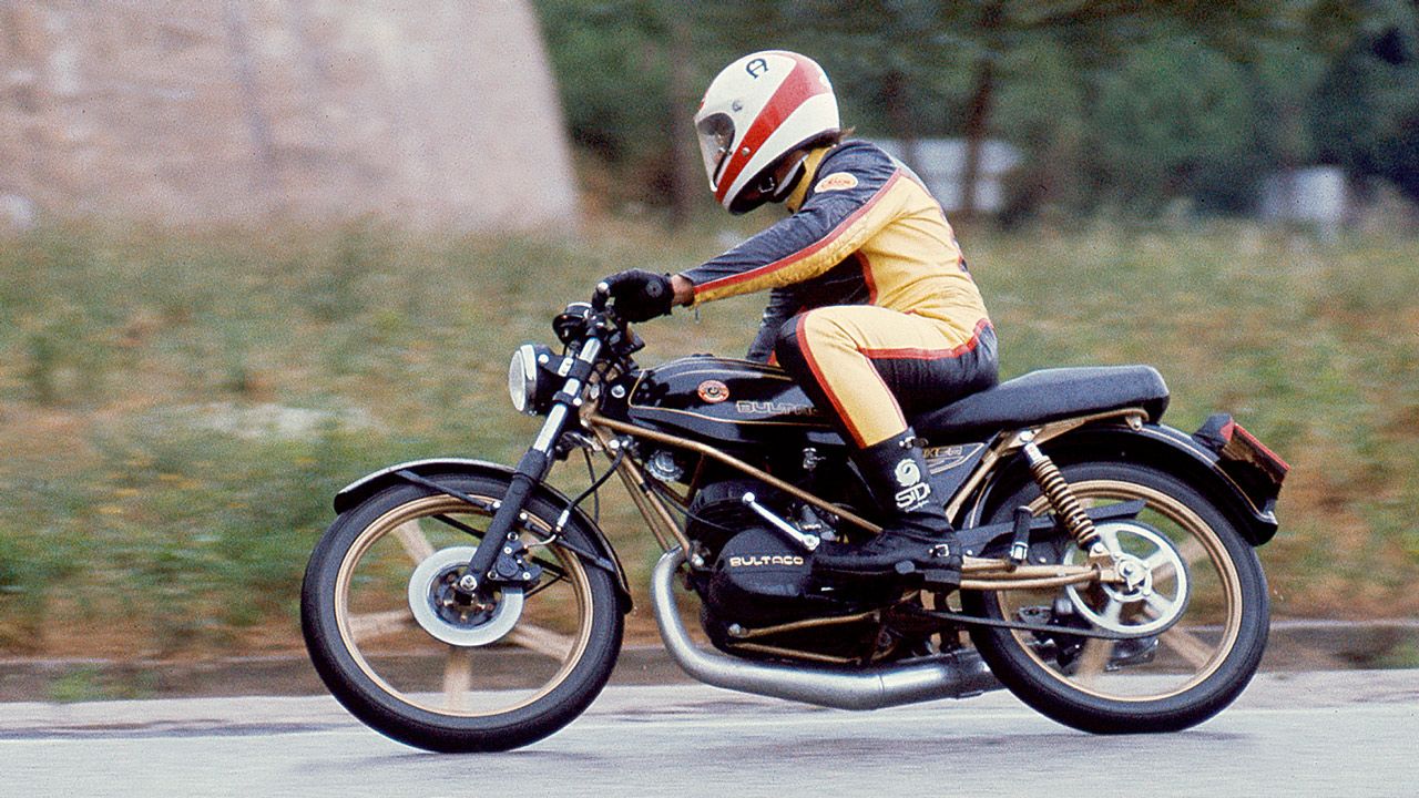 Bultaco Streaker 74/125 1977-1981. Era la moto más deportiva del momento, la más envidiada, pero con un precio de 450 € en su versión de 74 cc, era entonces una moto cara.