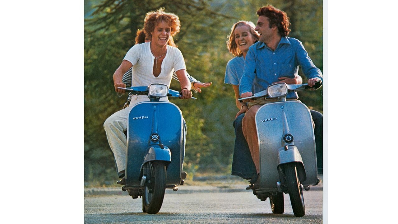 Moto Vespa Primavera 75/125 1976-1983. La Primavera T3, siglas que aludían a su cilindro con tres transfers, ofrecía un motor más brioso.