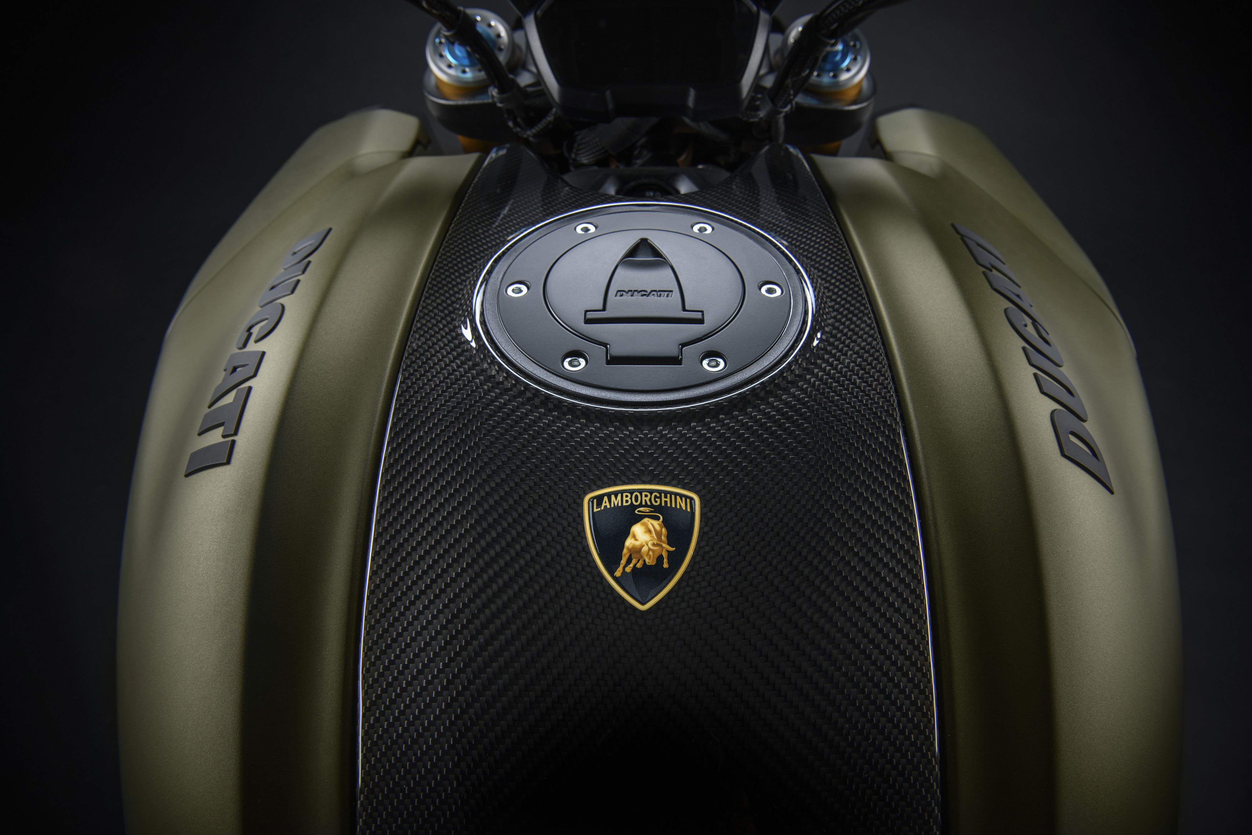 DUCATI DIAVEL 1260 LAMBORGHINI 12 UC213105 Mid
