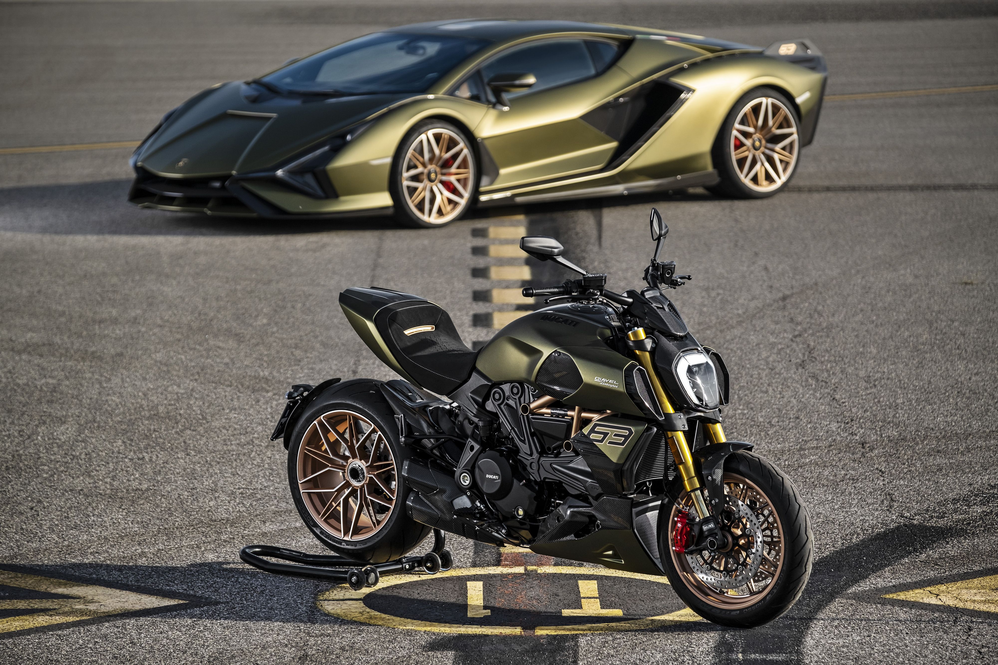 DUCATI DIAVEL 1260 LAMBORGHINI AMBIENCE 02 UC213140 Mid