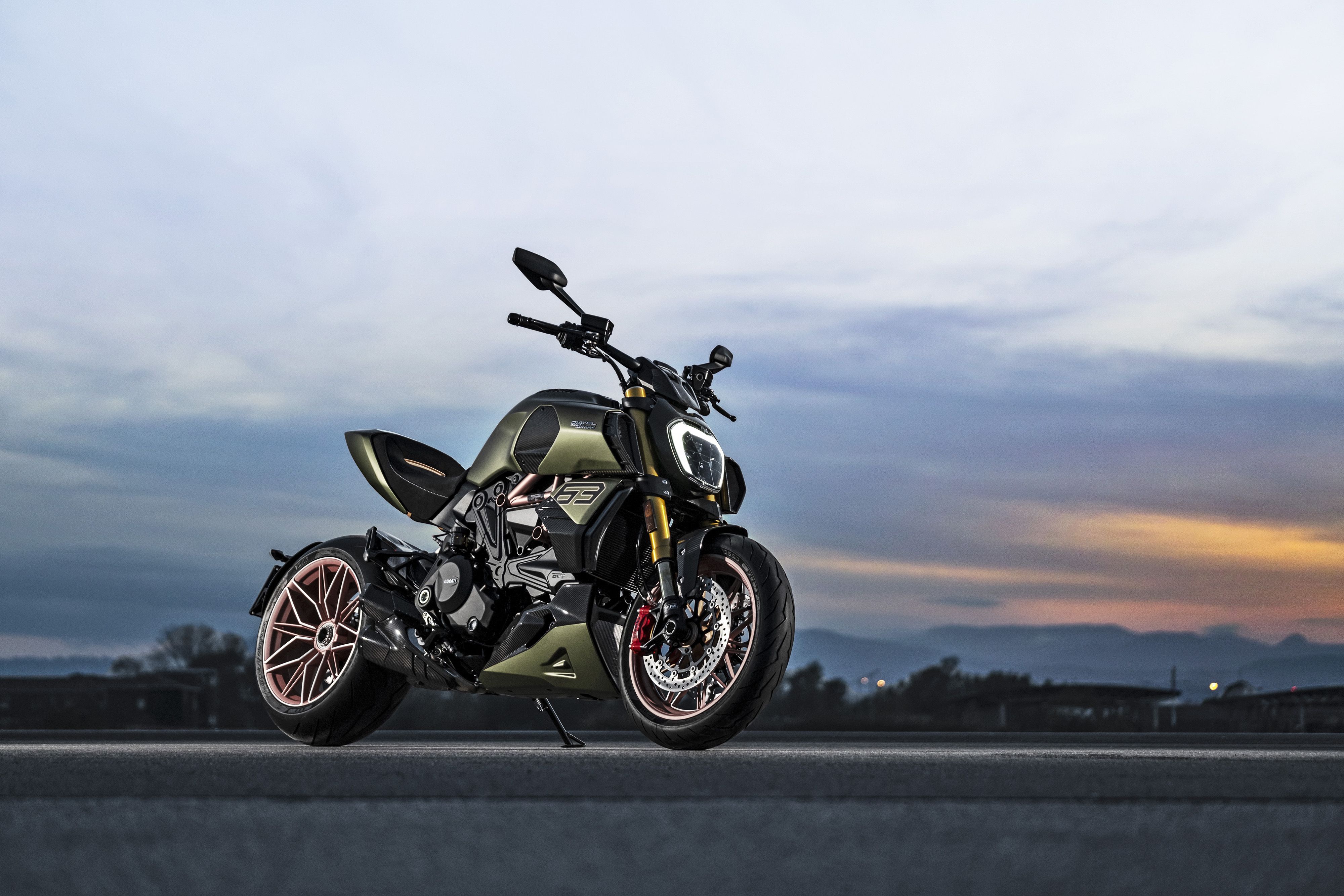 DUCATI DIAVEL 1260 LAMBORGHINI AMBIENCE 11 UC213151 Mid
