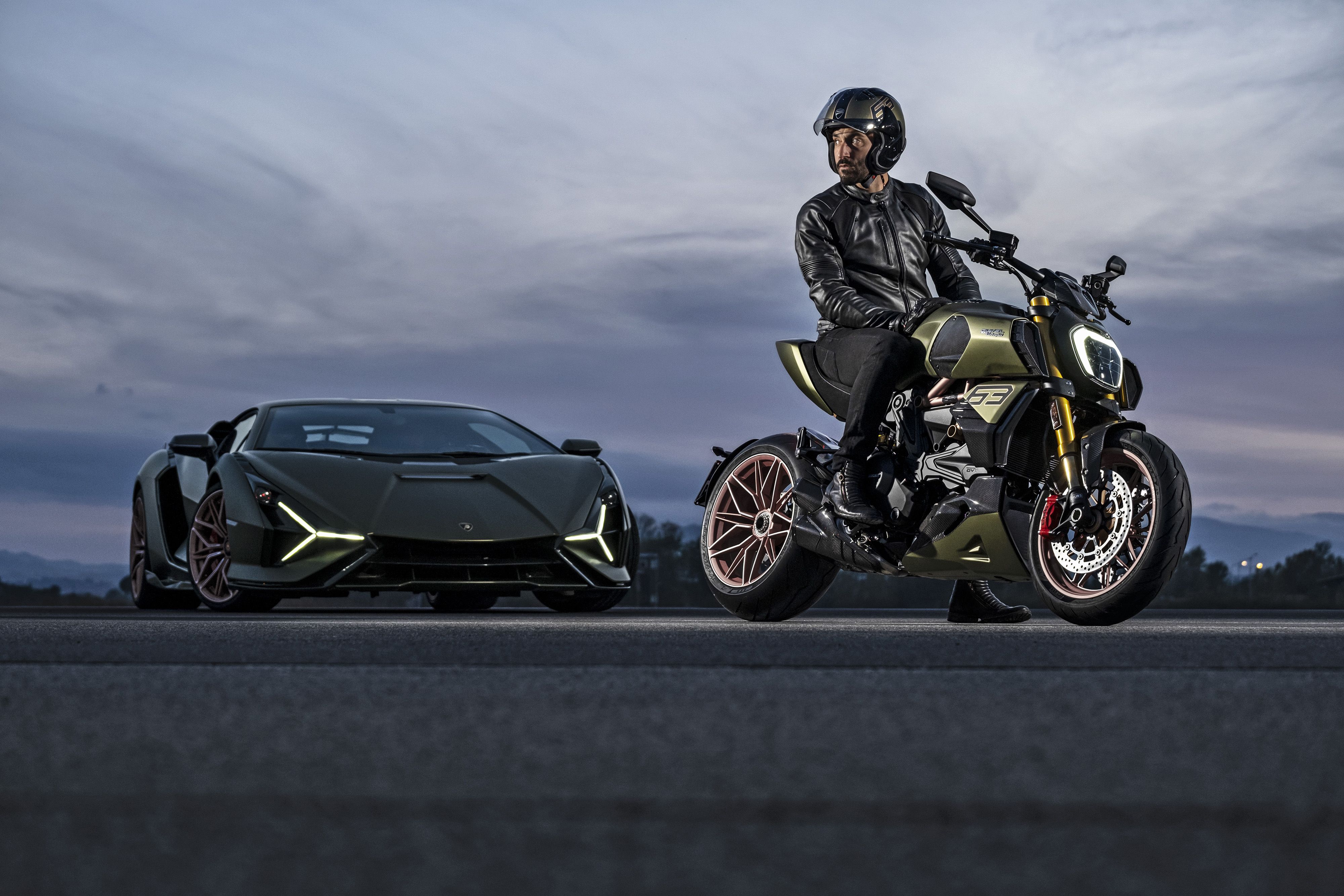 DUCATI DIAVEL 1260 LAMBORGHINI AMBIENCE 13 UC213155 Mid