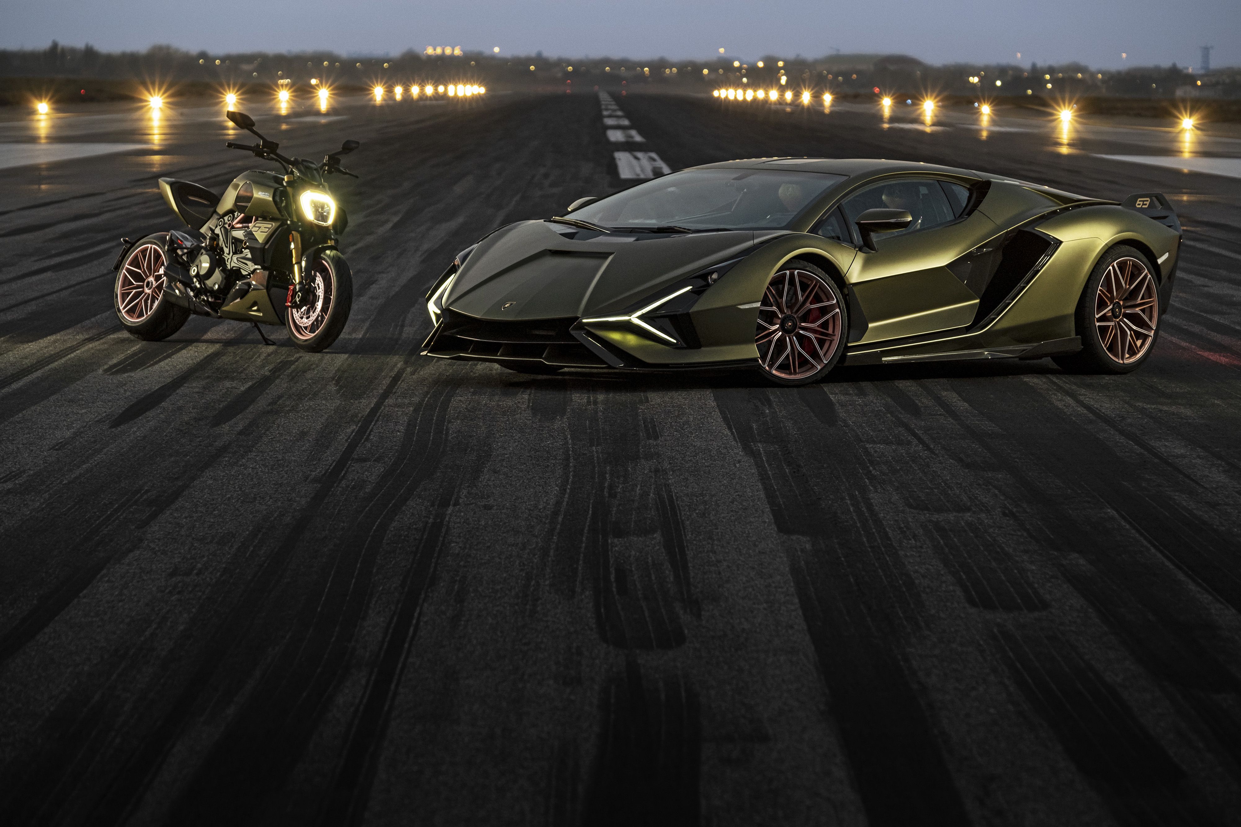 DUCATI DIAVEL 1260 LAMBORGHINI AMBIENCE 14 UC213152 Mid