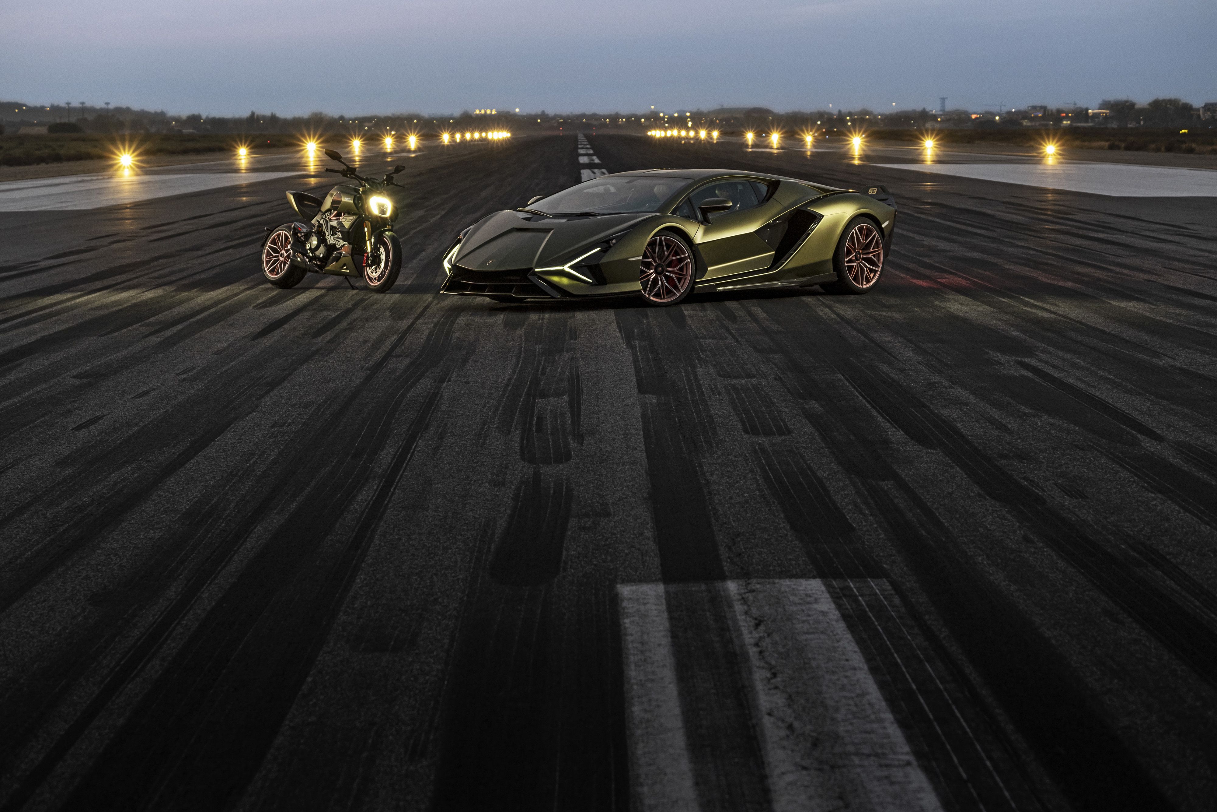 DUCATI DIAVEL 1260 LAMBORGHINI AMBIENCE 15 UC213153 Mid