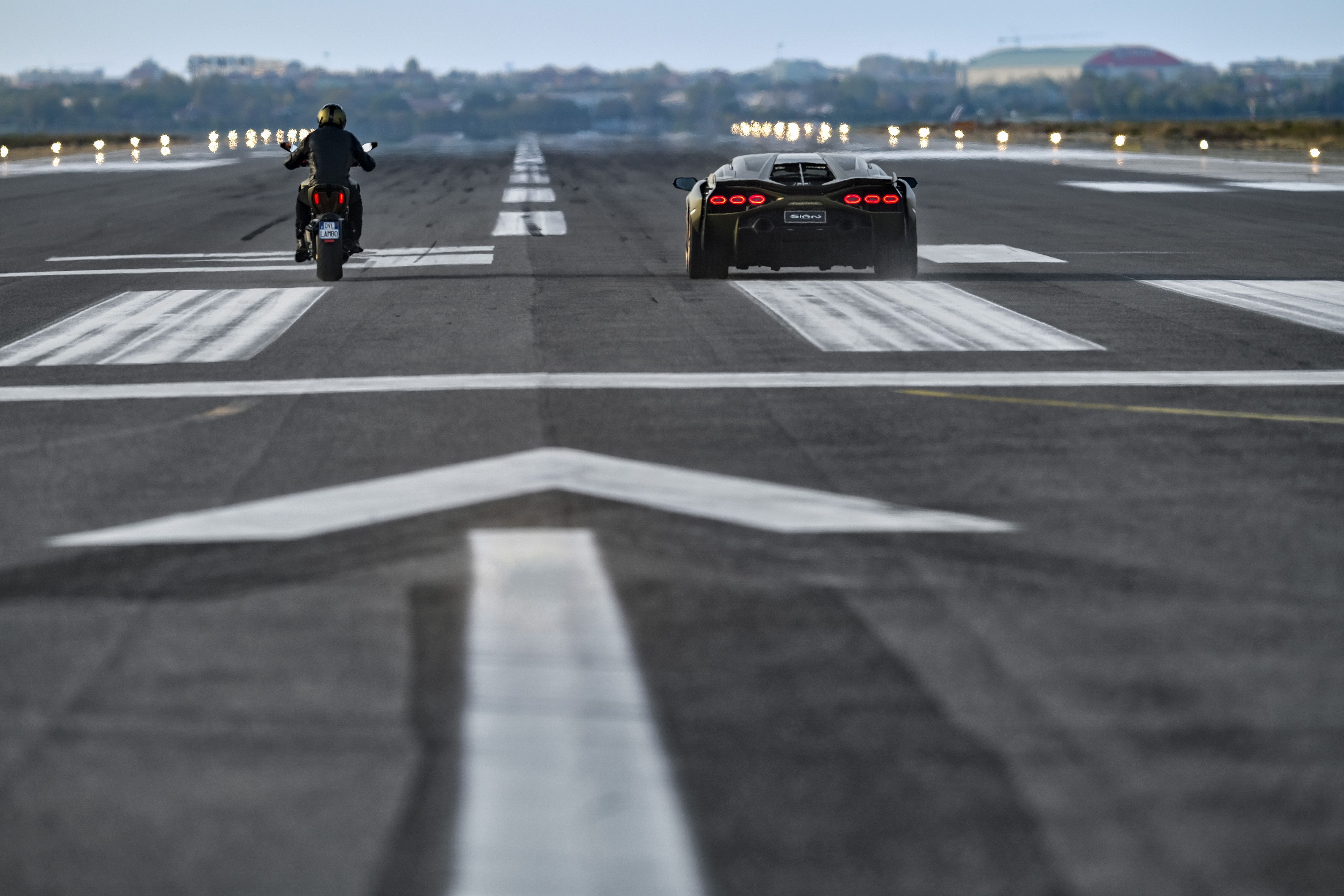DUCATI DIAVEL 1260 LAMBORGHINI AMBIENCE 19 UC213157 Mid