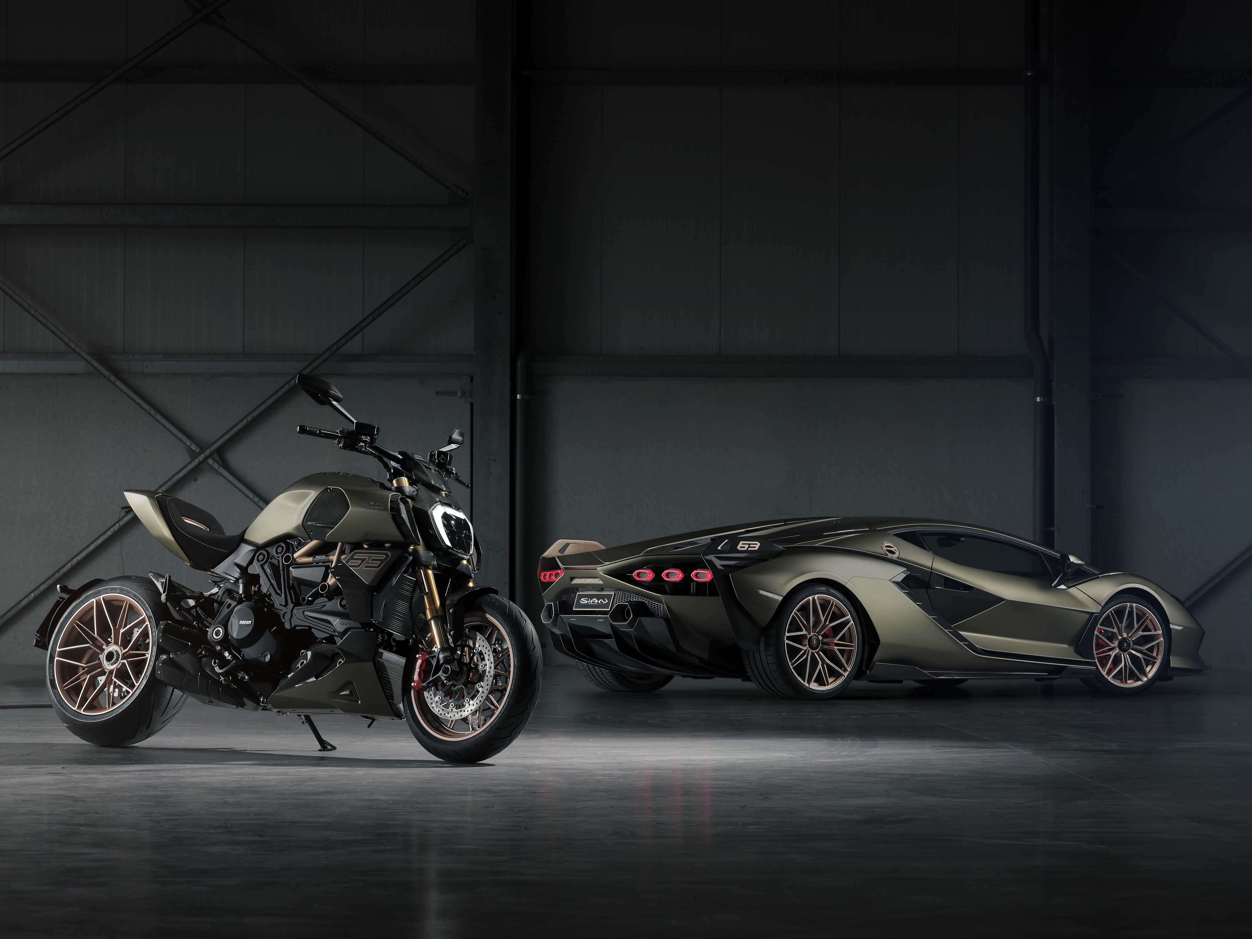 DUCATI DIAVEL 1260 LAMBORGHINI AMBIENCE 21 UC213118 Mid