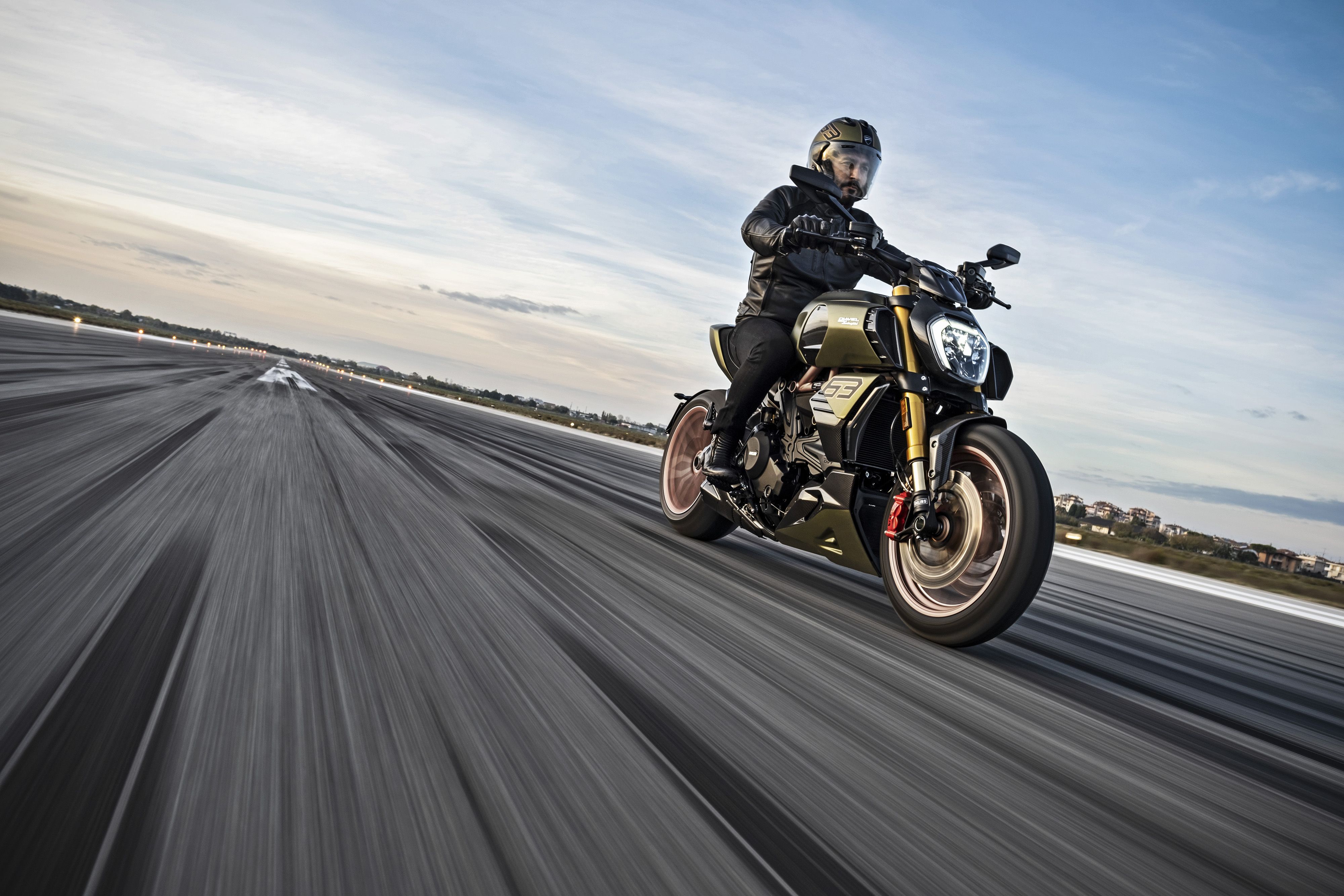 DUCATI DIAVEL 1260 LAMBORGHINI AMBIENCE 25 UC213123 Mid