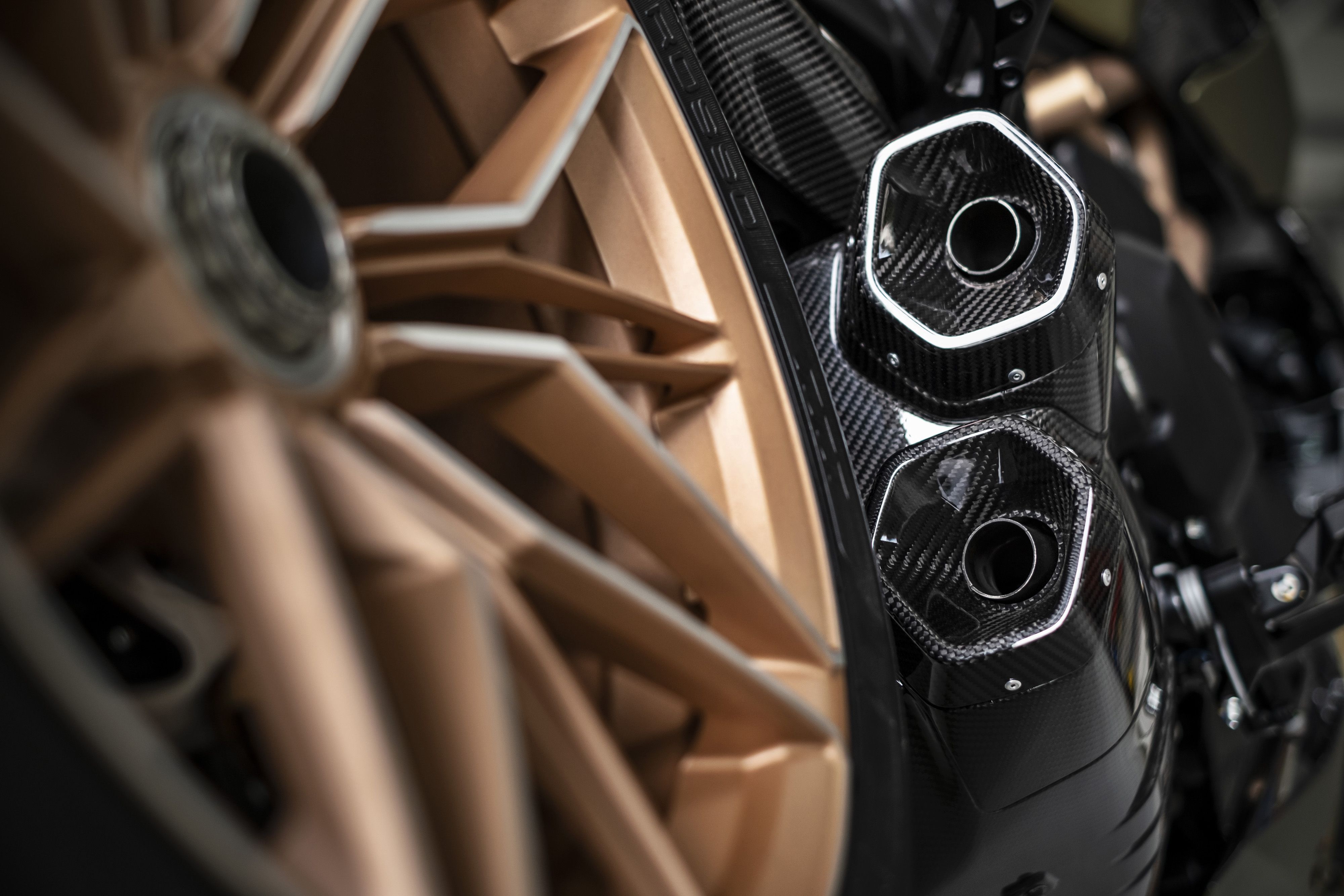 DUCATI DIAVEL 1260 LAMBORGHINI AMBIENCE 36 UC213134 Mid