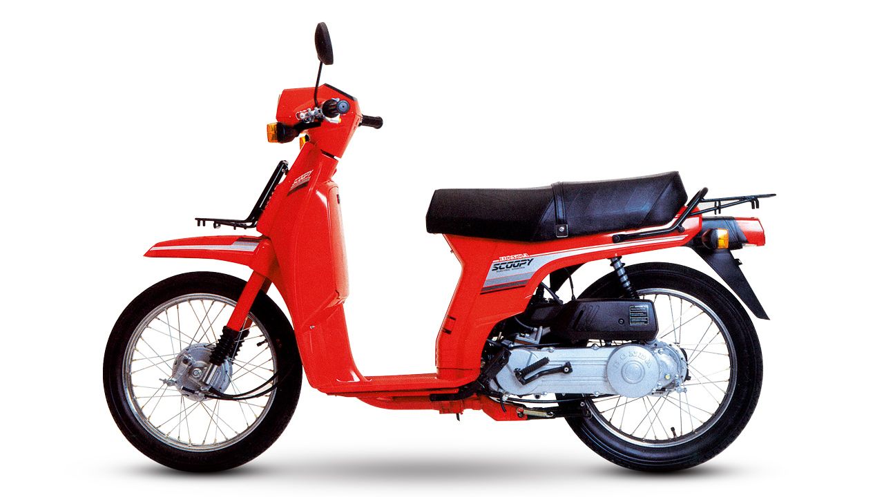 Honda SH80 Scoopy 1984. Fue un fenómeno de ventas desde su nacimiento, pero, curiosamente, solo en ciertos sitios, como especialmente en Barcelona.