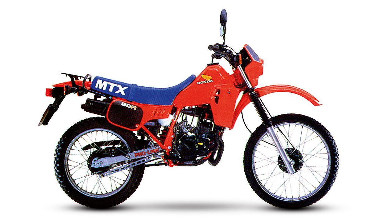 Honda MTX75 1986. Motor: 2 tiempos, un cilindro vertical, 74,9 cc, 12 CV a 9.000 rpm. Chasis: Doble cuna de acero, suspensión progresiva. Peso: 95 kg.