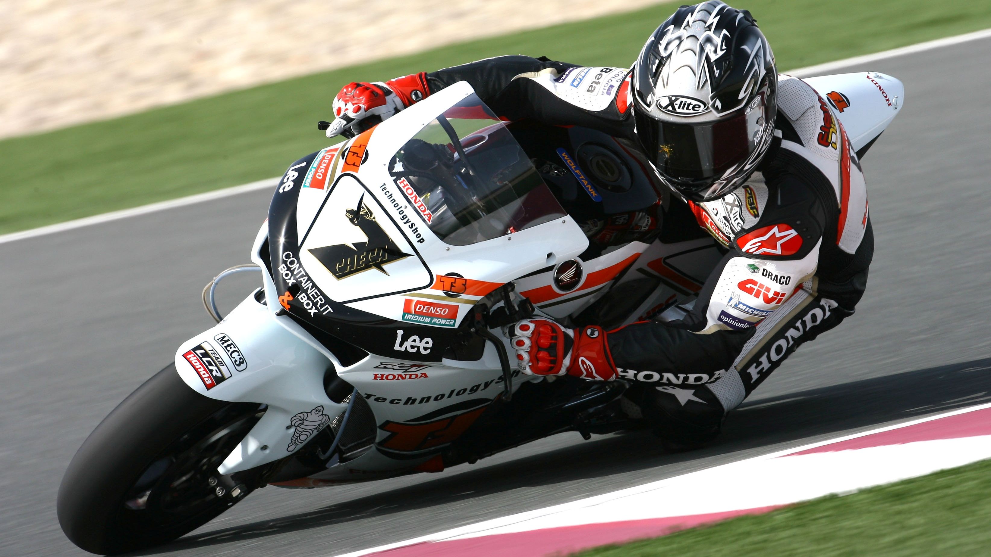 Carlos Checa en Honda