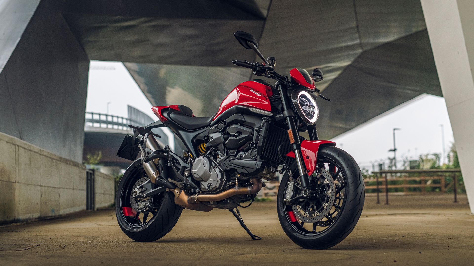 Ducati Monster Plus 2021 04