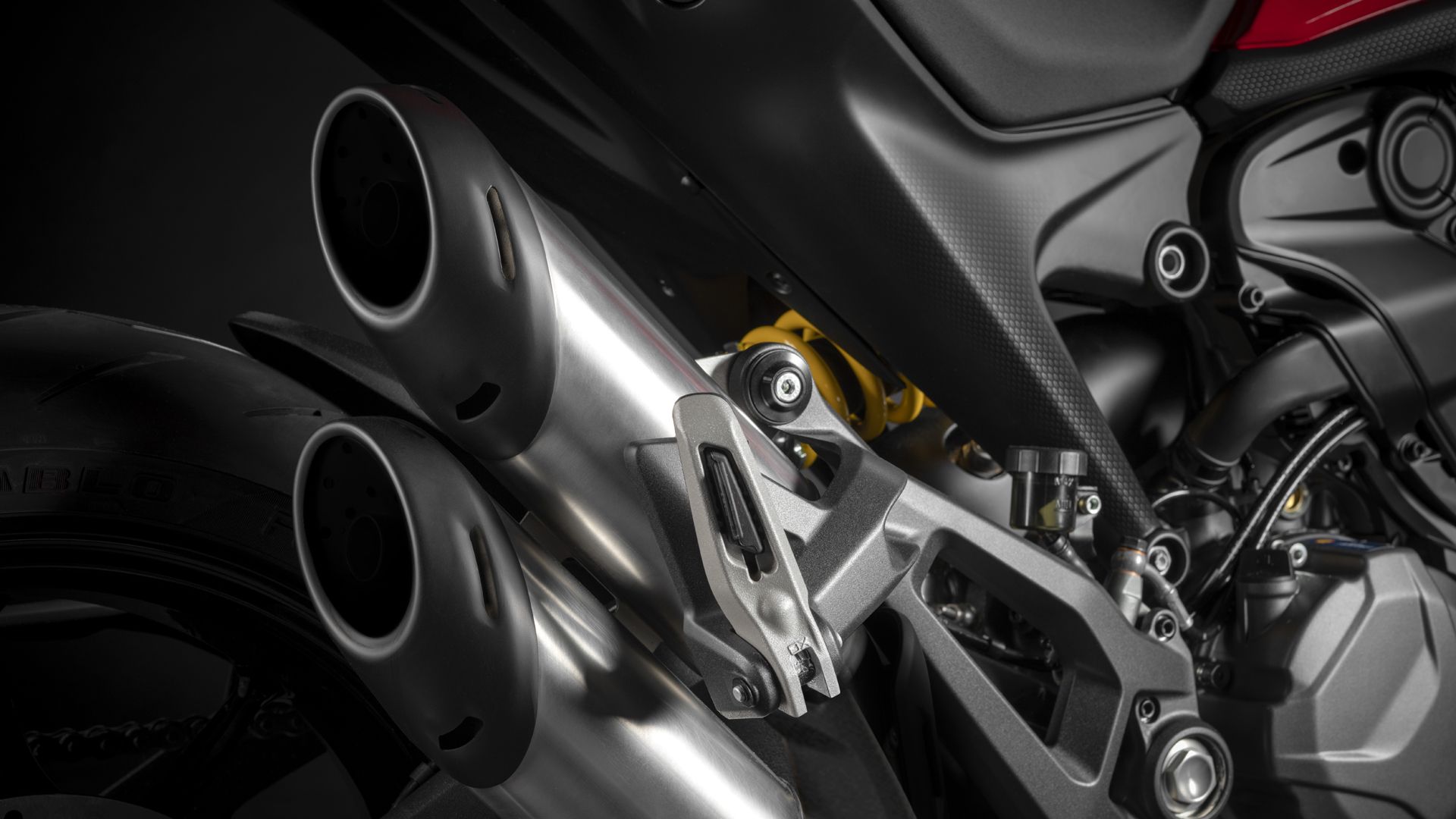 Ducati Monster Plus 2021 07