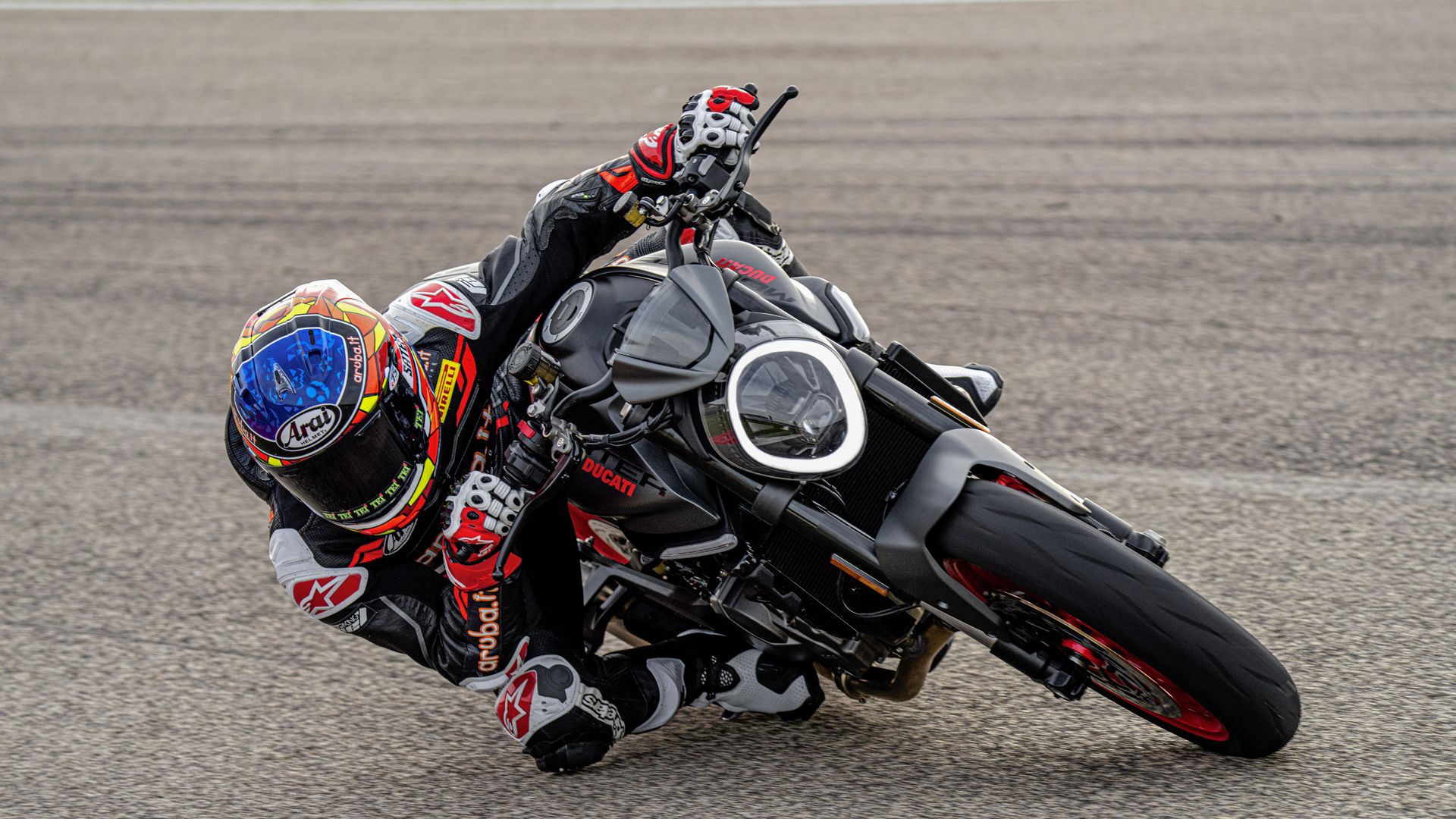 Ducati Monster Plus 2021 14
