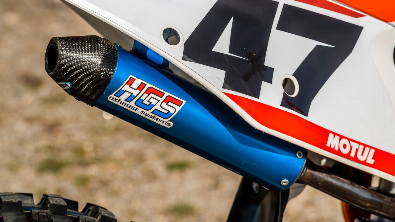 KTM 125 SX Hardworkbikes de Pau Badiella. Sistema de escape con bufanda y silenciador HGS.