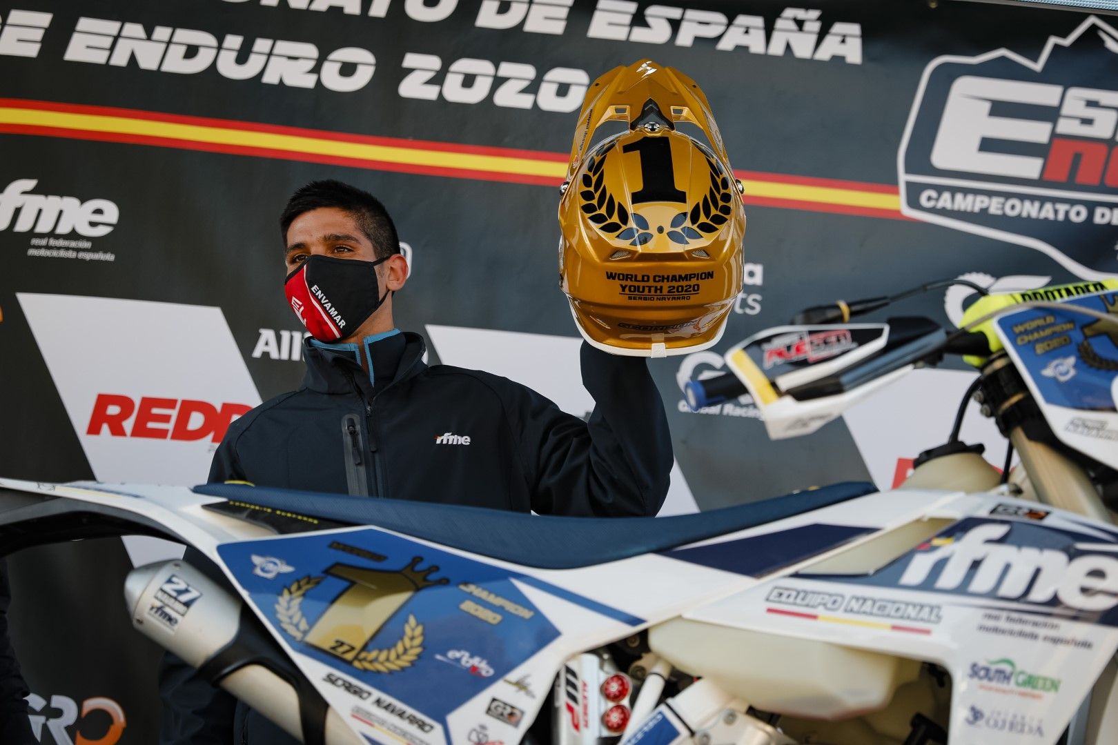 Sergio Navarro. Campeón del Mundo Enduro Youth 2020, Casco Scorpion Gold