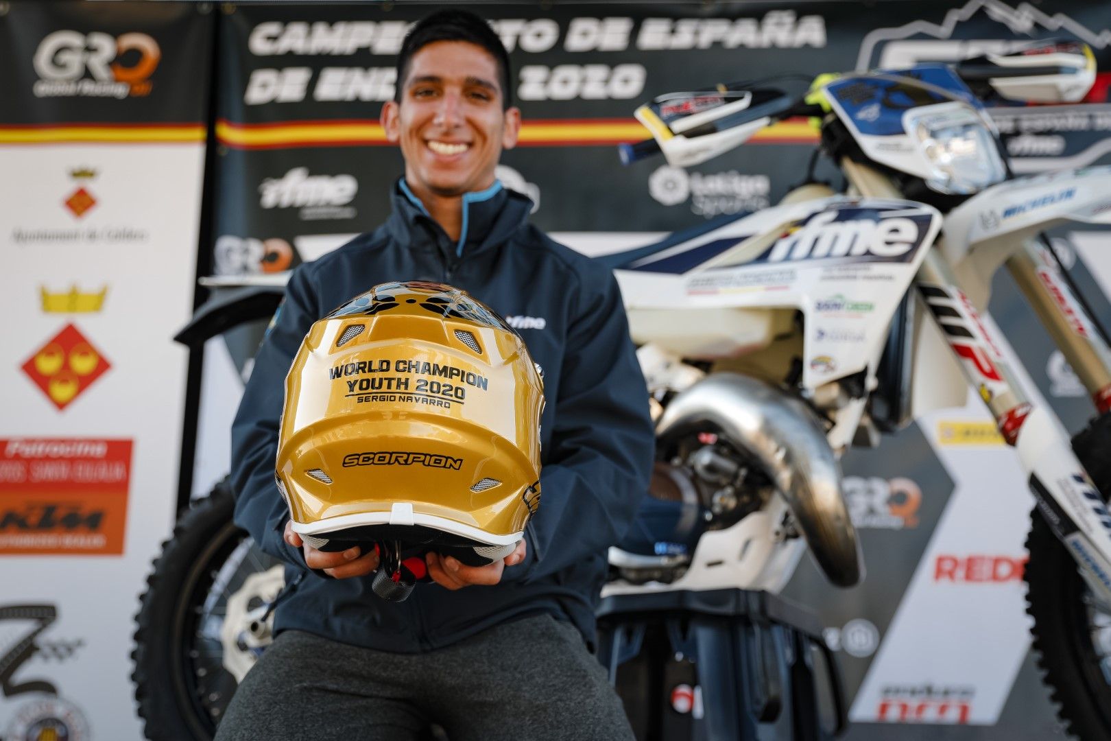 Sergio Navarro. Campeón del Mundo Enduro Youth 2020, Casco Scorpion Gold