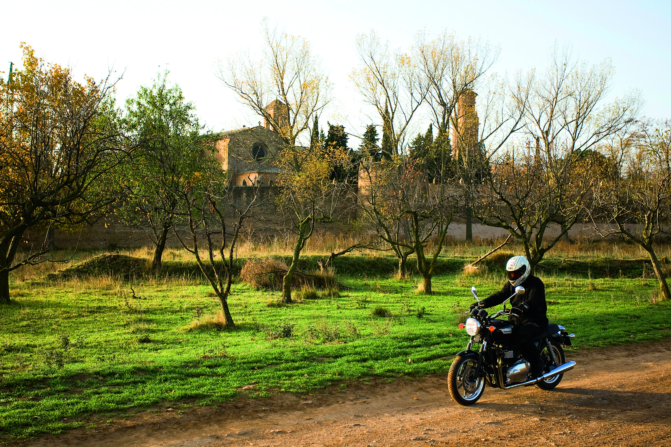 Ruta en moto por las sierras de España. Vega del Moncayo