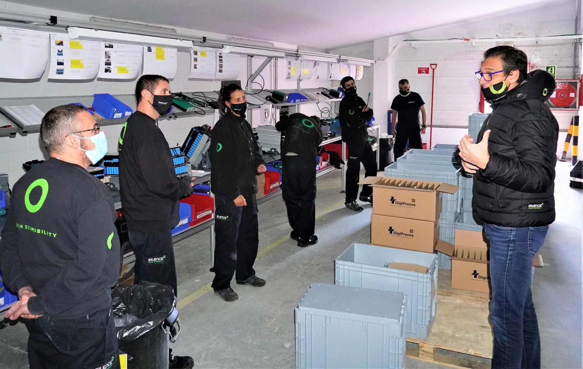 Silence vuelve a fabricar baterías cinco semanas después del incendio.