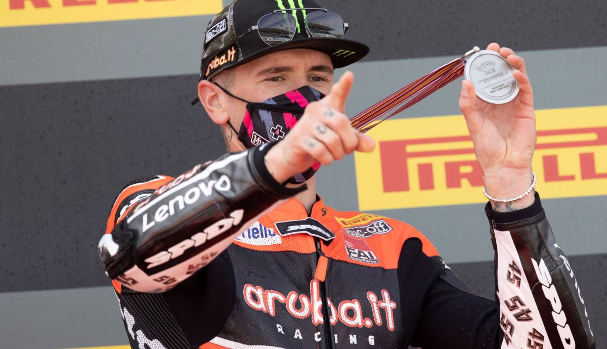 Scott Redding con la medalla que le acredita como subcampeón del WSBK 2020 Scott Redding con la medalla que le acredita como subcampeón del WSBK 2020
