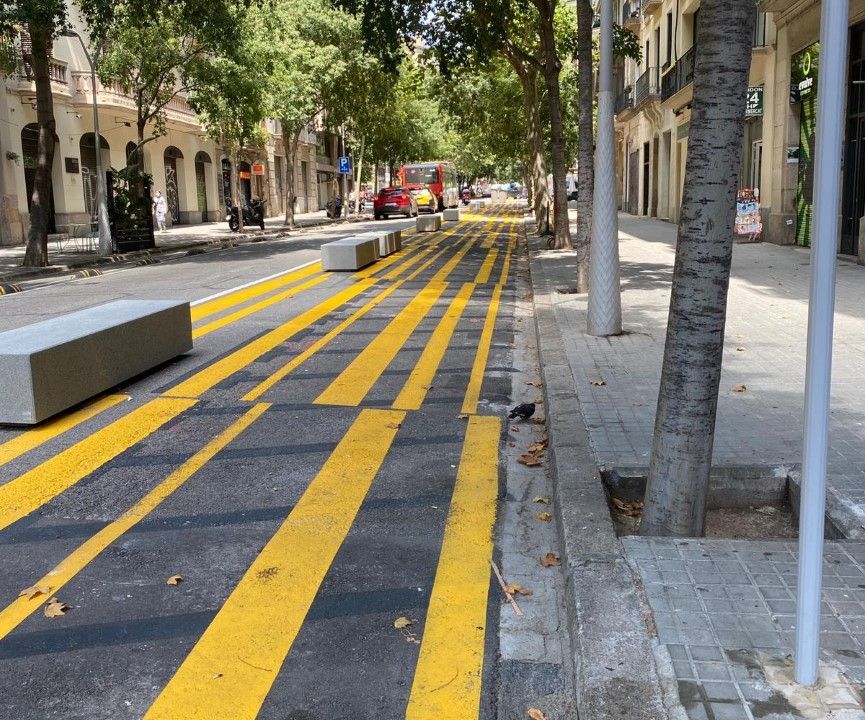 Los adornos de hormigón en las calles de Barcelona que cuestan vidas.