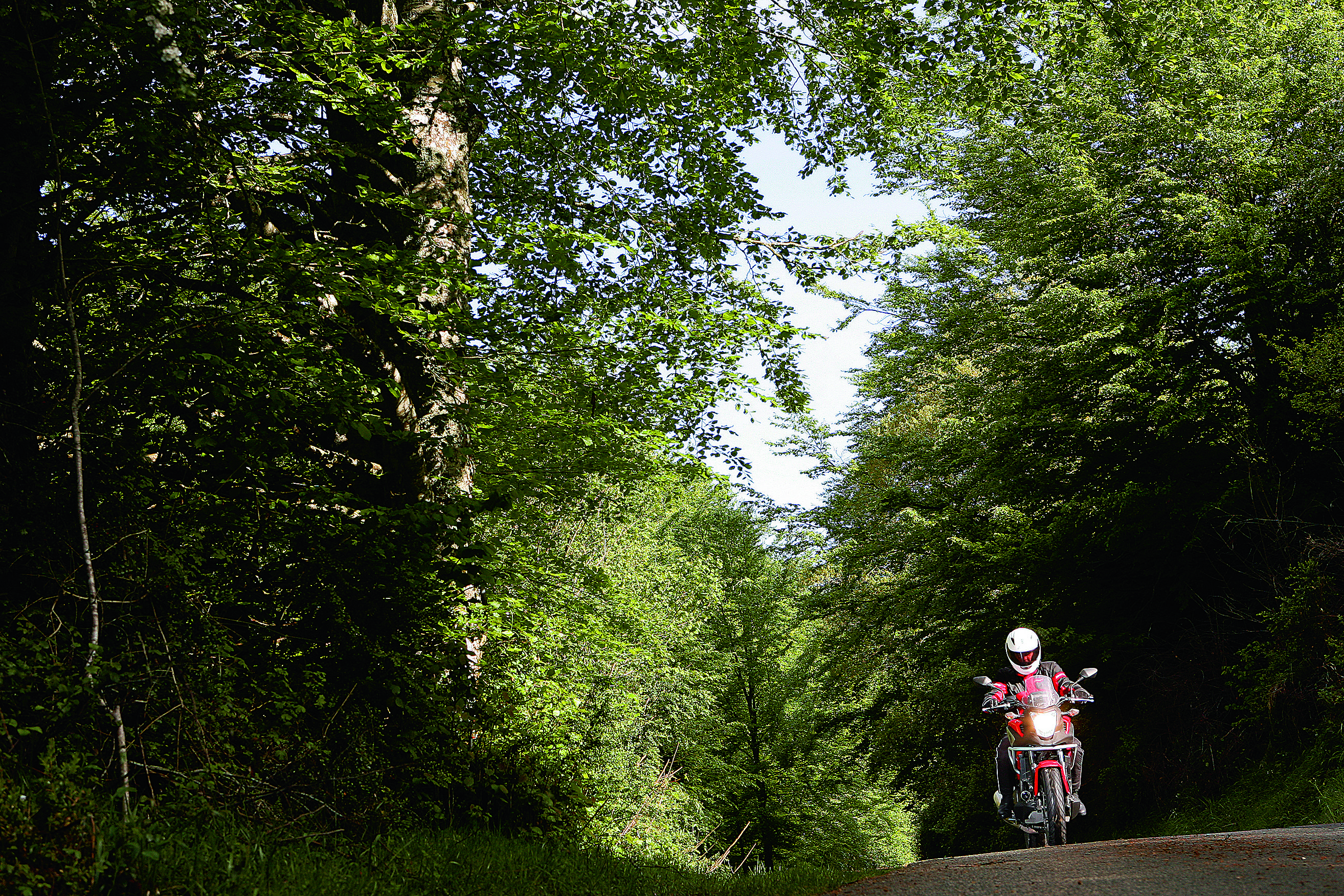 Las mejores rutas en moto por los Pirineos. Aurizberri