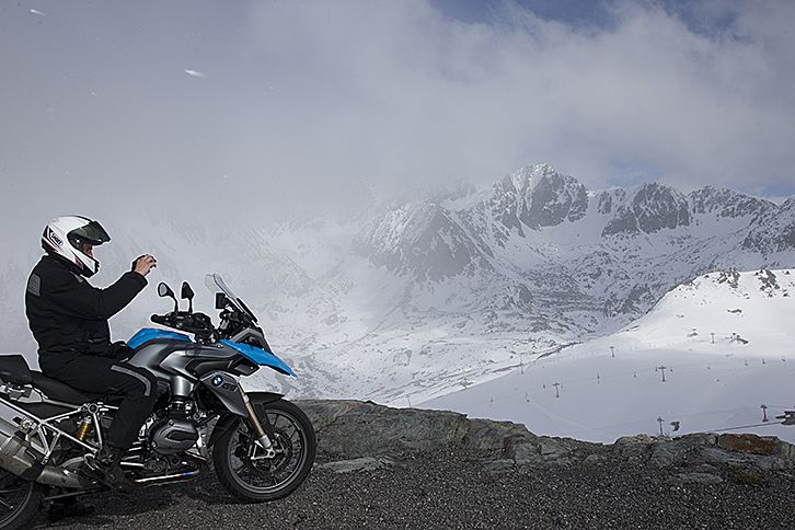Las mejores rutas en moto por los Pirineos. Cumbres andorranas