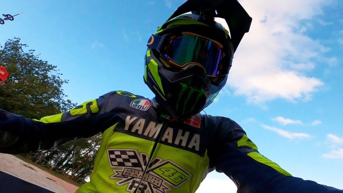 Valentino Rossi nos lleva a dar una vuelta a su VR46 Ranch
