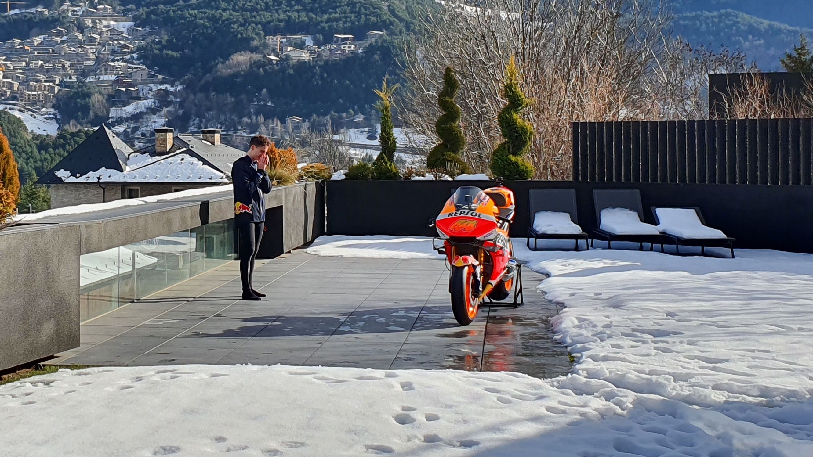 Pol Espargaró con la Honda RC213V para MotoGP 2021 17