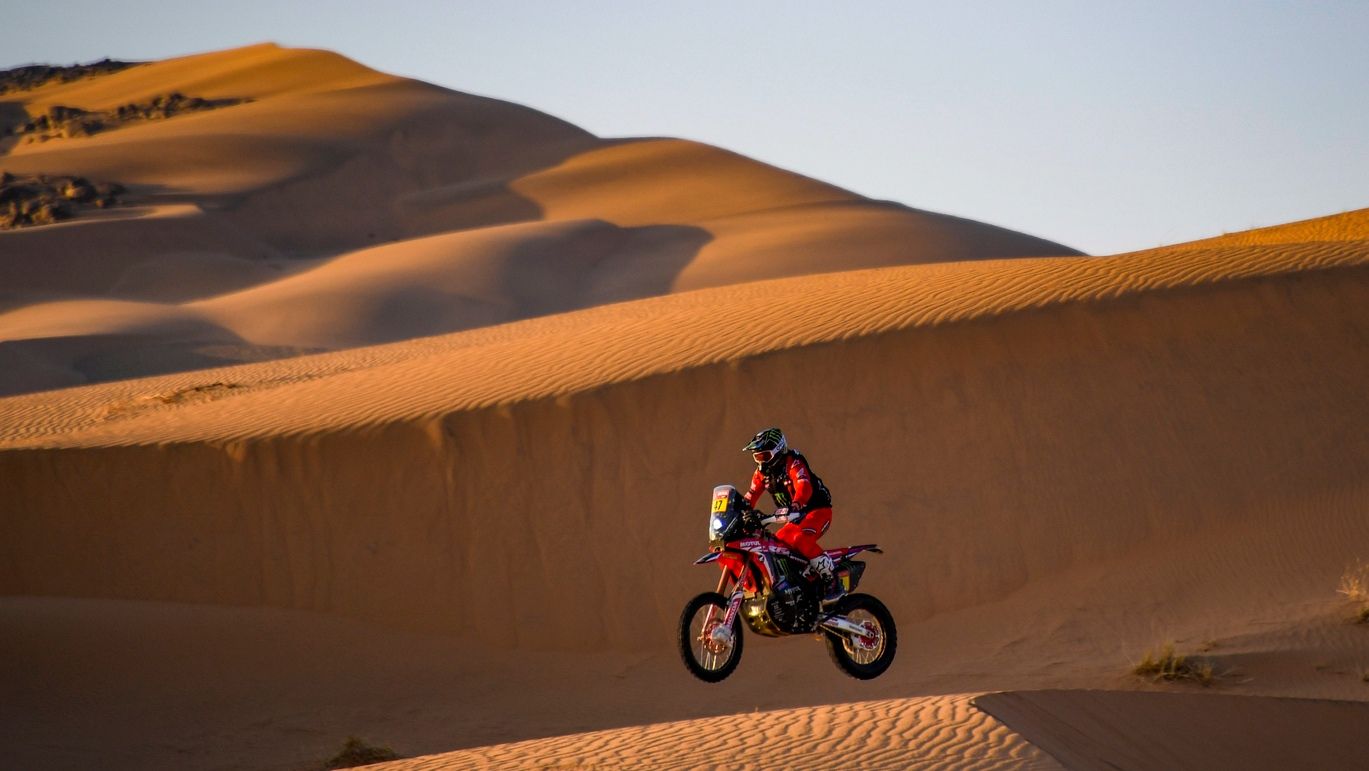 Kevin Benavides ha logrado su primera victoria en el Dakar 2021, cuarta para Honda