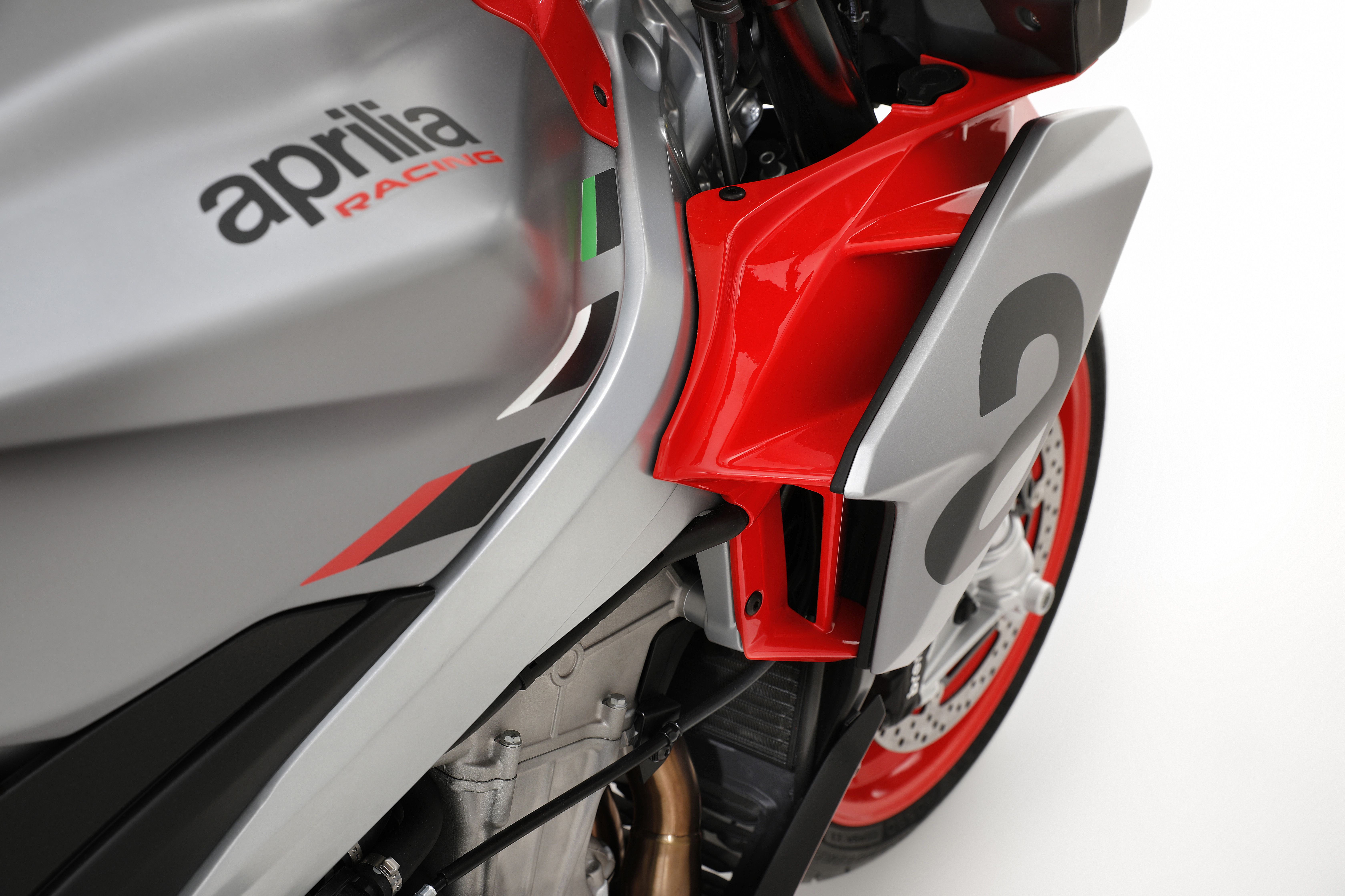 20 Aprilia Tuono 660
