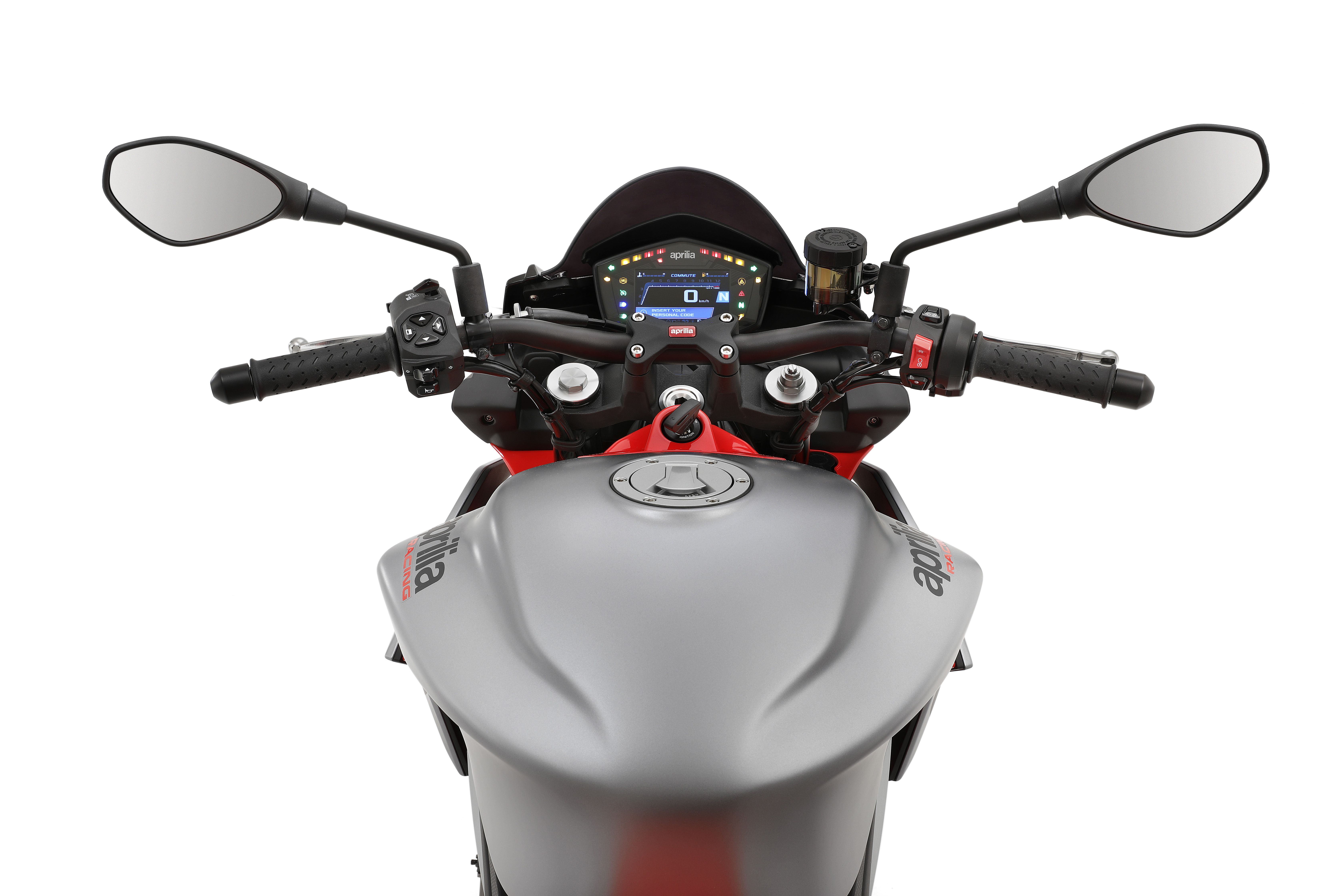 21 Aprilia Tuono 660