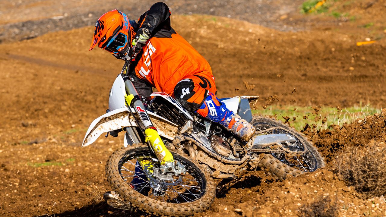Conjunto Just1 Racing J Force Terra
