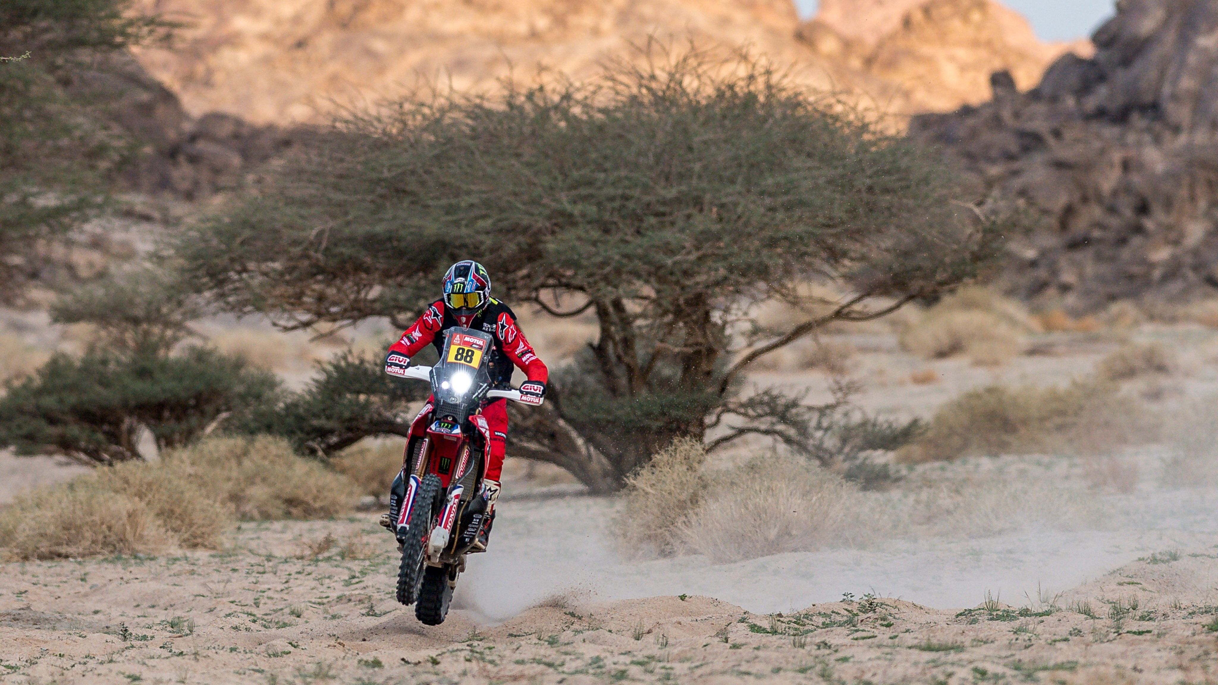 Joan Barreda durante la etapa 11 del Dakar 2021