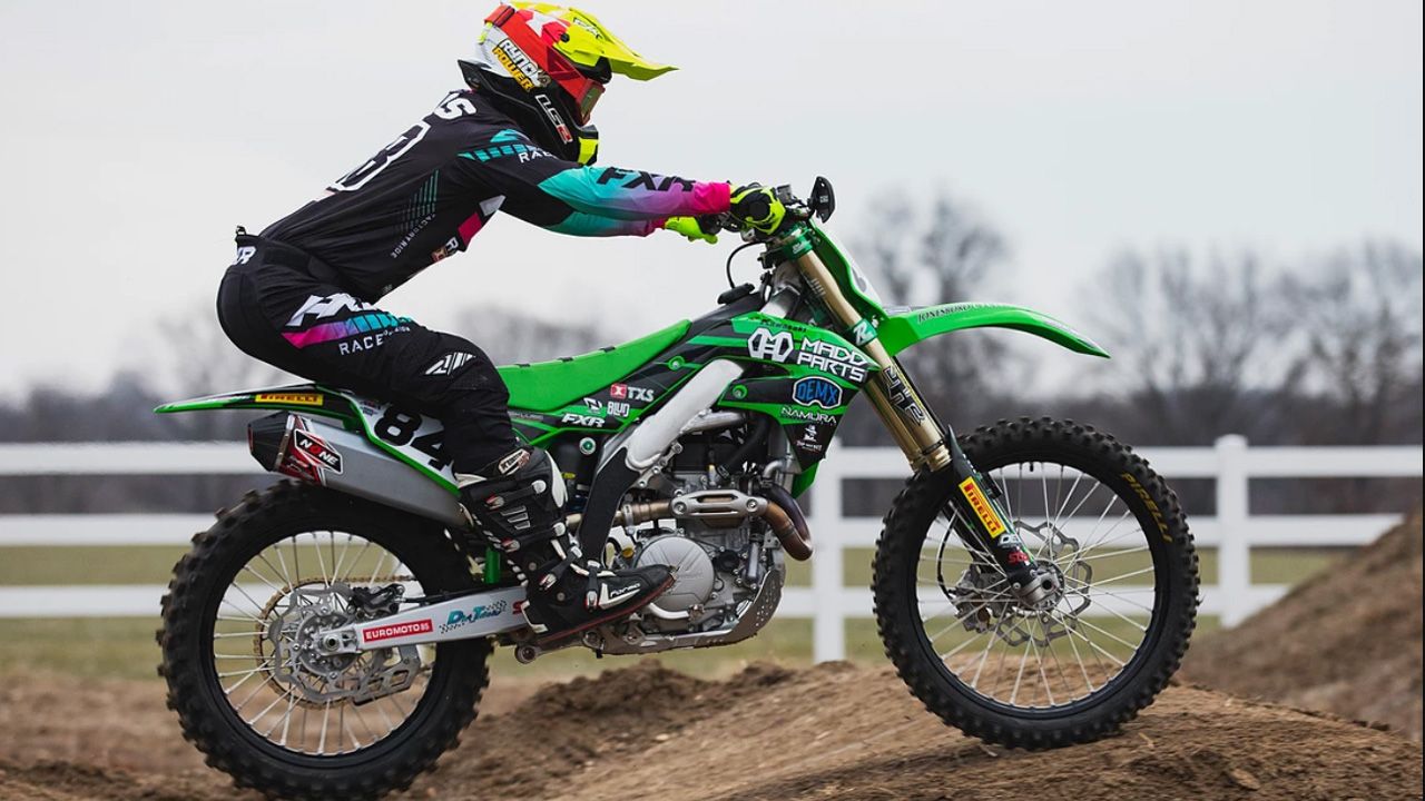 Joan Cros (Kawasaki TXS Productions)