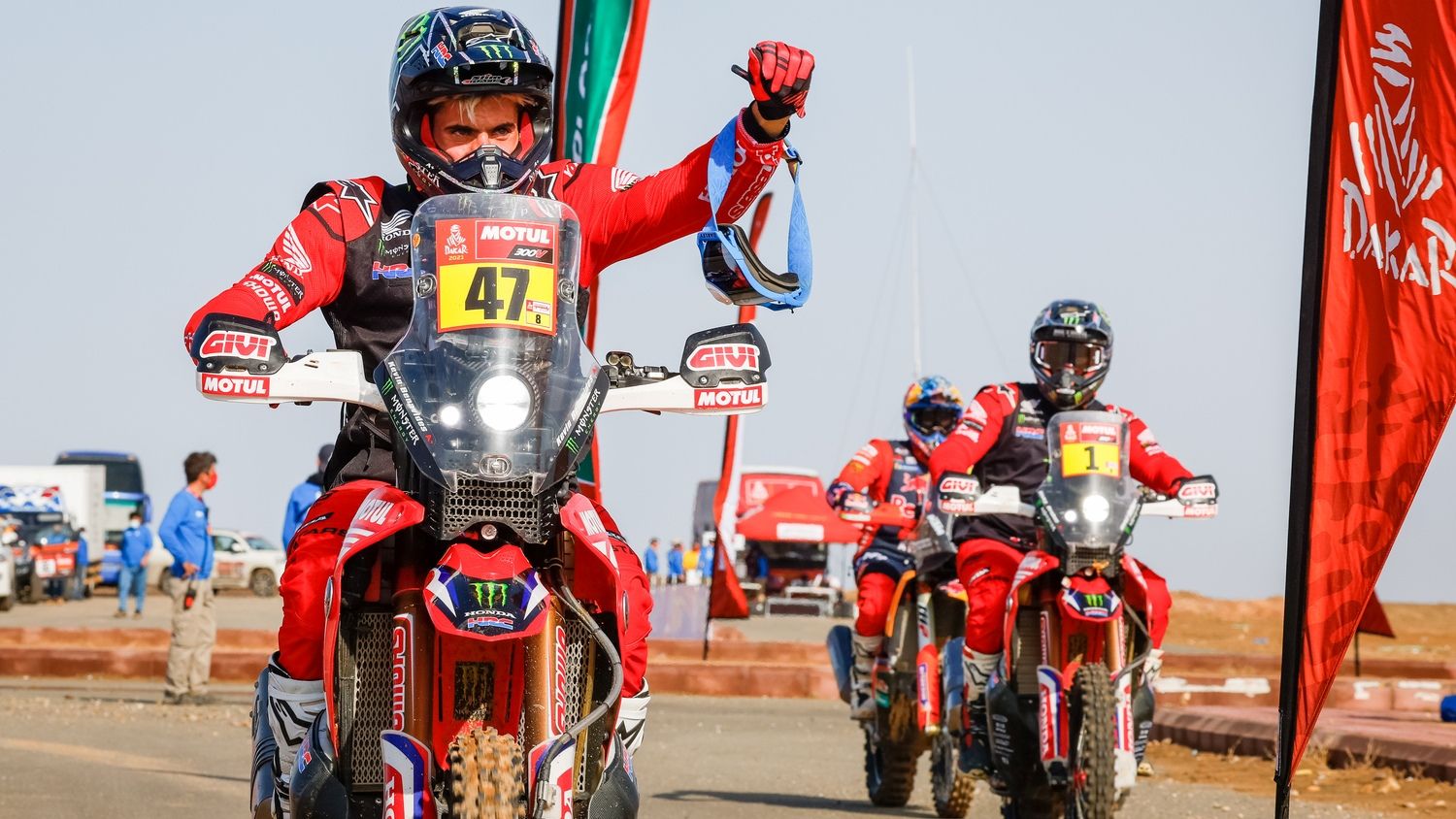 Kevin Benavides a su llegada a la meta de Jeddah como ganador del Dakar 2021